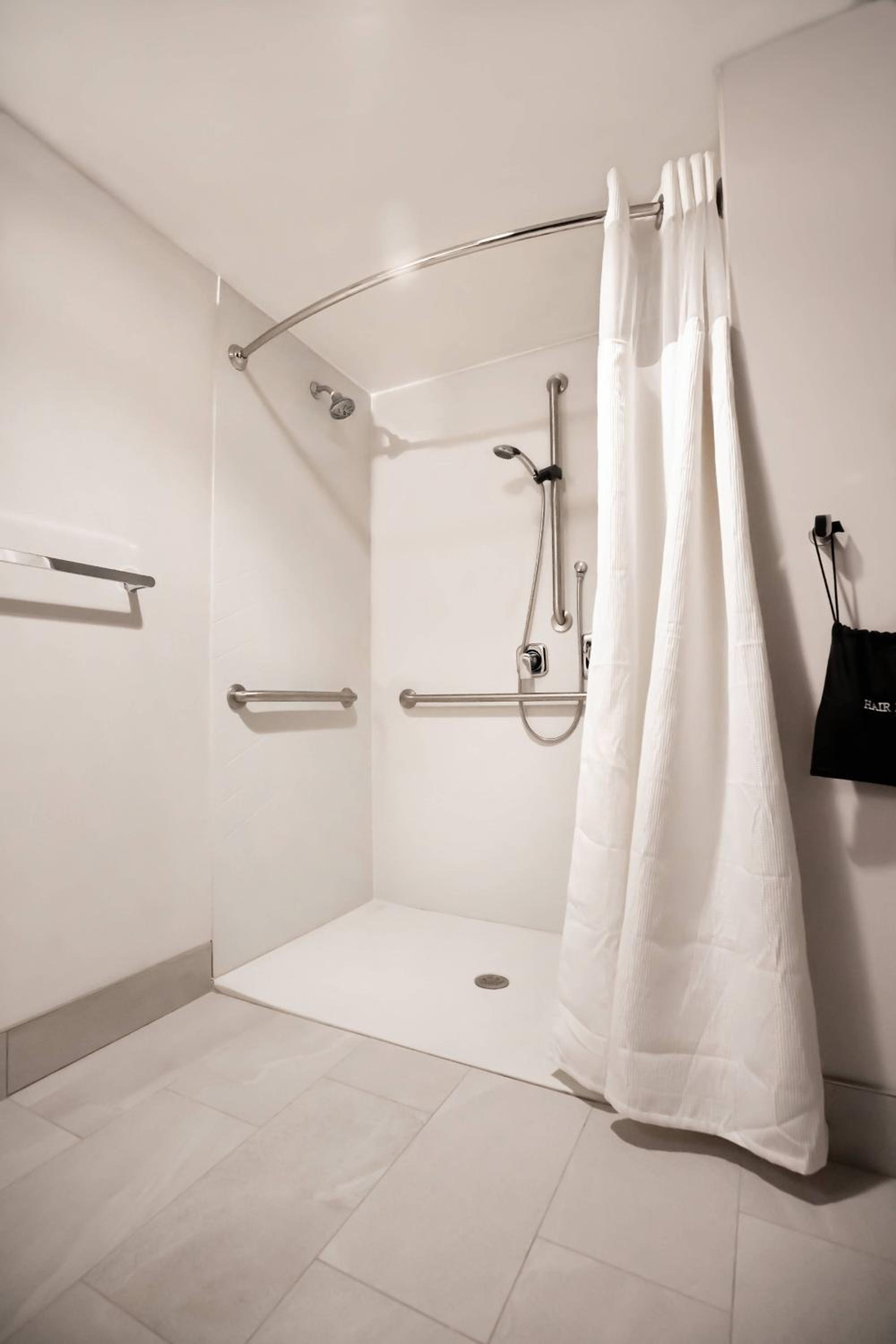 Double Queen Room - Photo 4