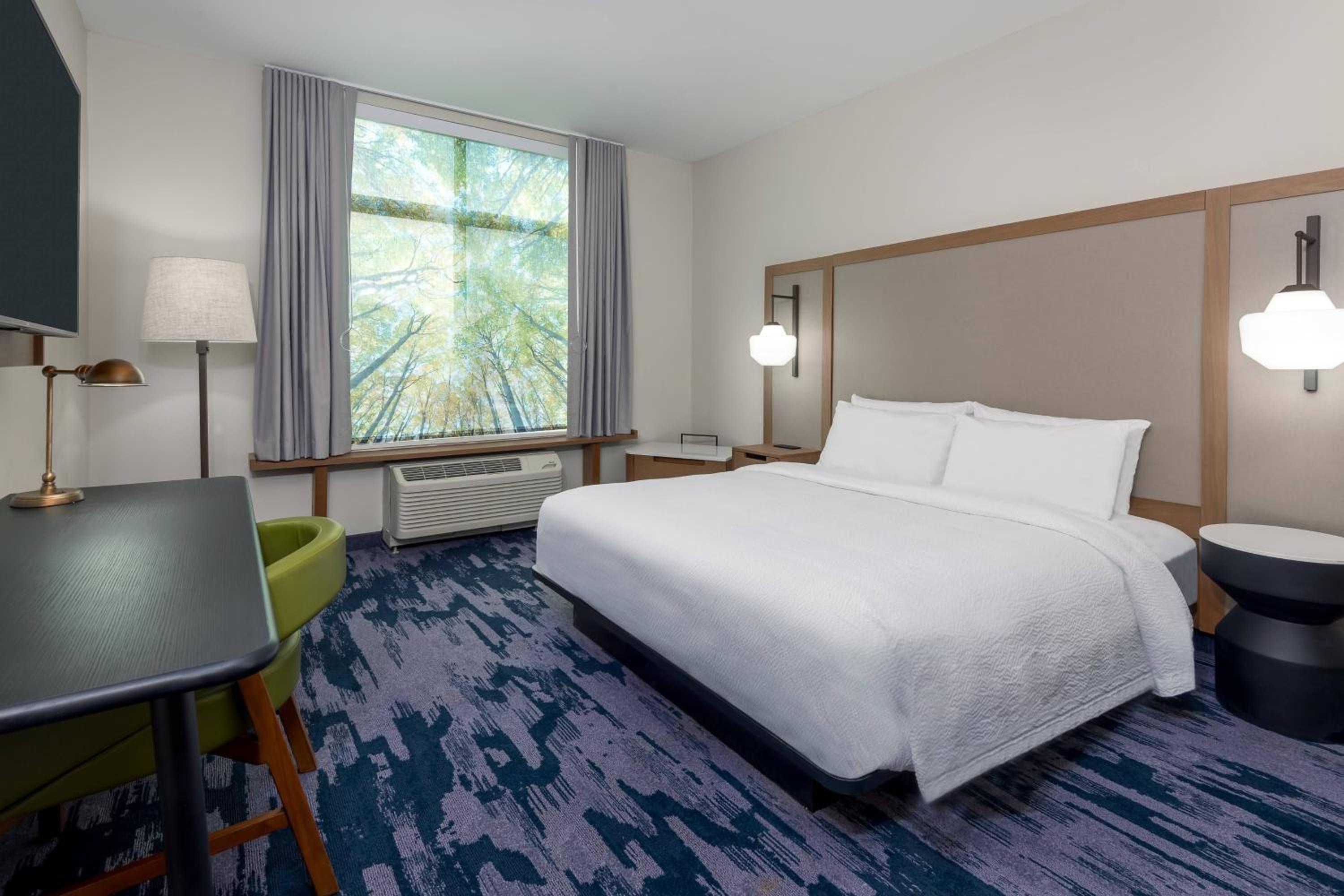 Guest Room, 1 King - Photo 8