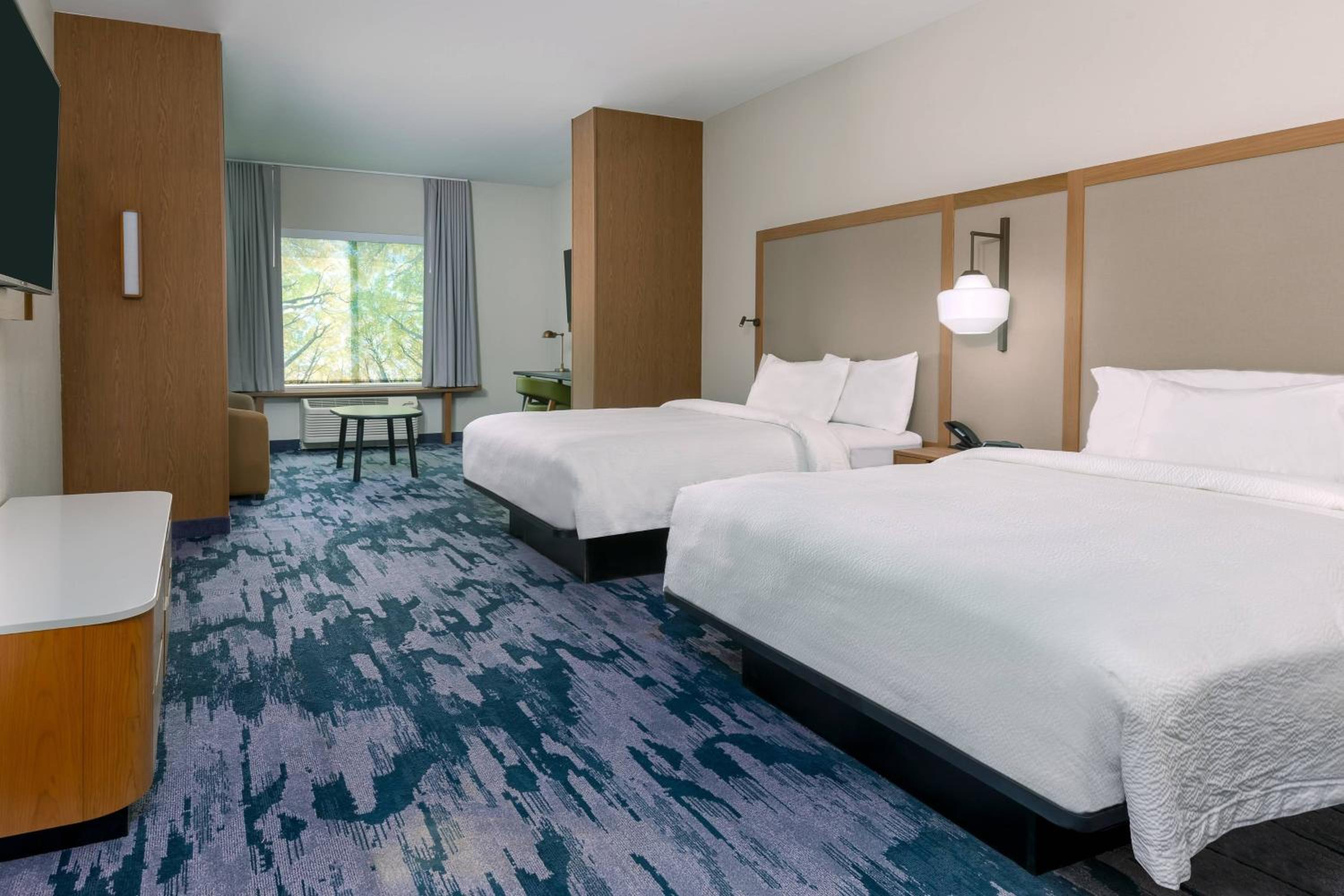 Suite, 2 Queen, Sofa bed