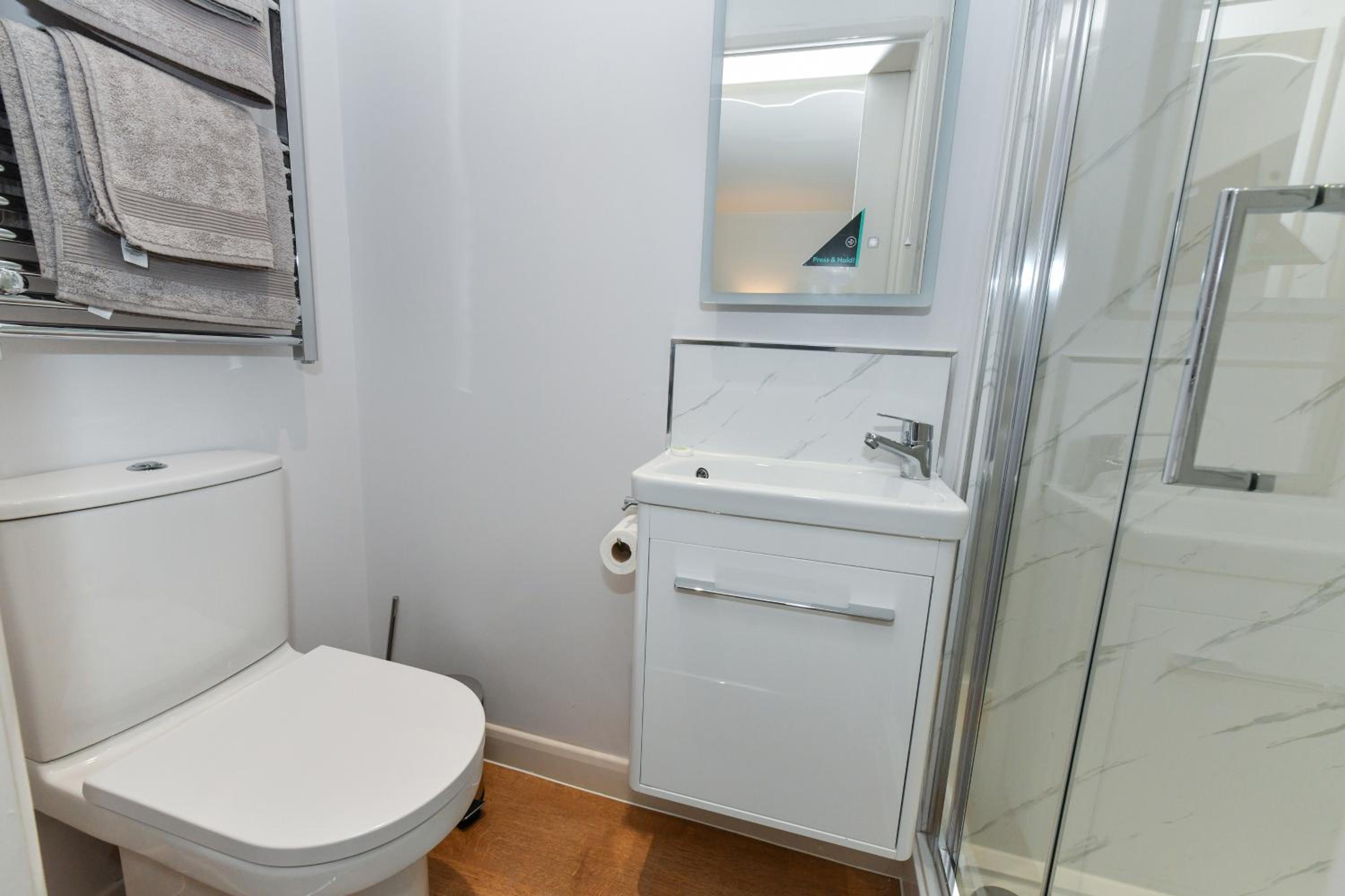 Double Room with Private Bathroom - Photo 5