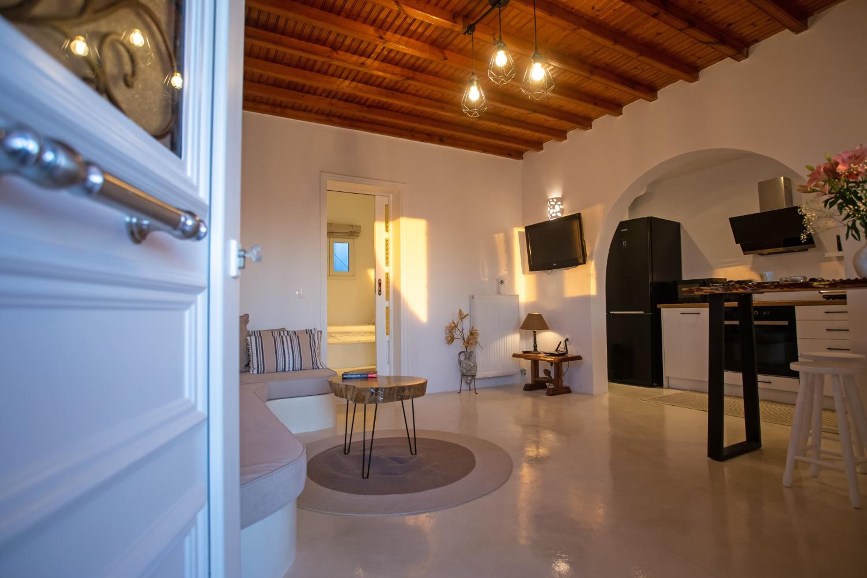 One-Bedroom House photo 1