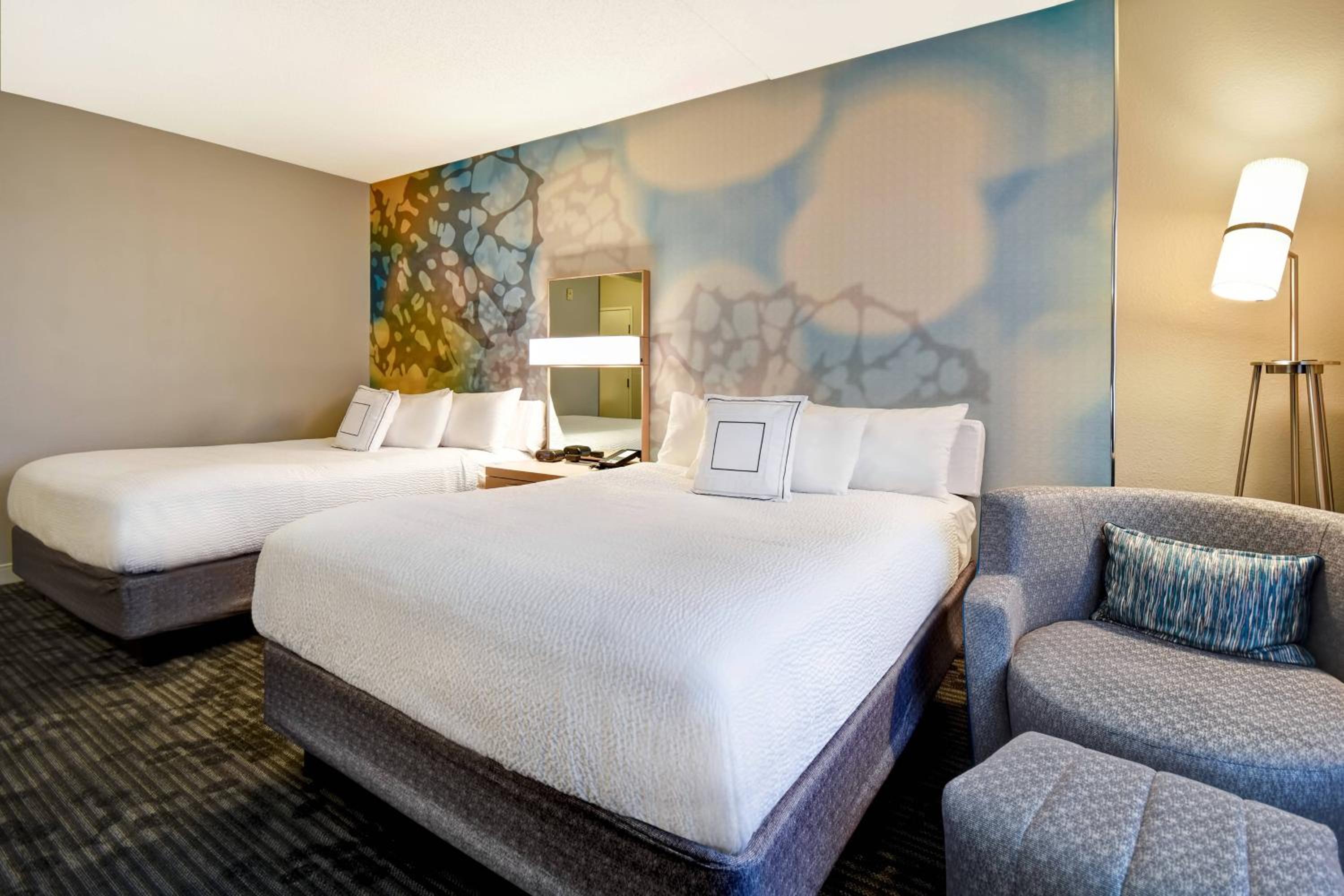 Queen Room with Two Queen Beds - Photo 1