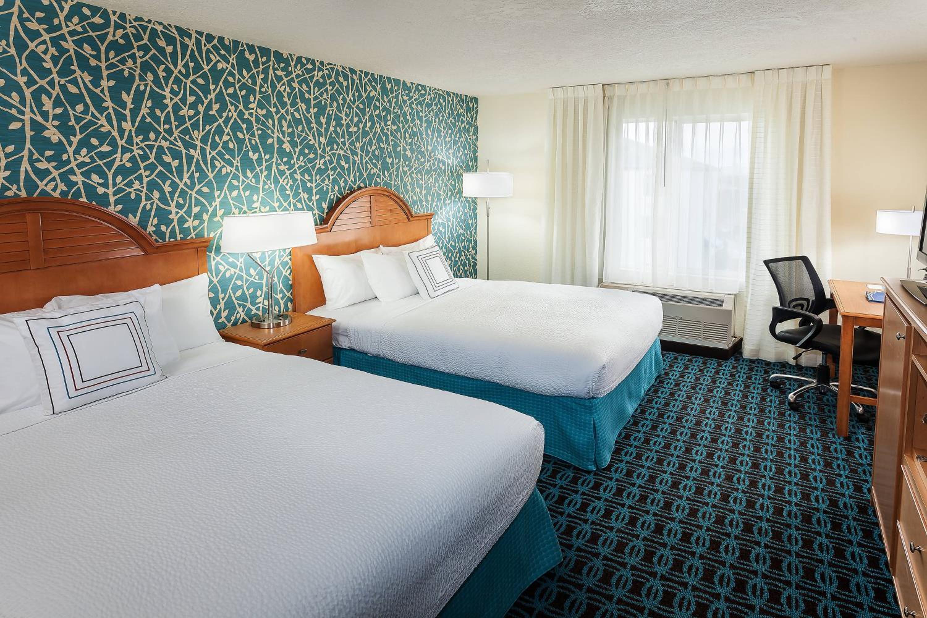Queen Room with Two Queen Beds - Photo 1