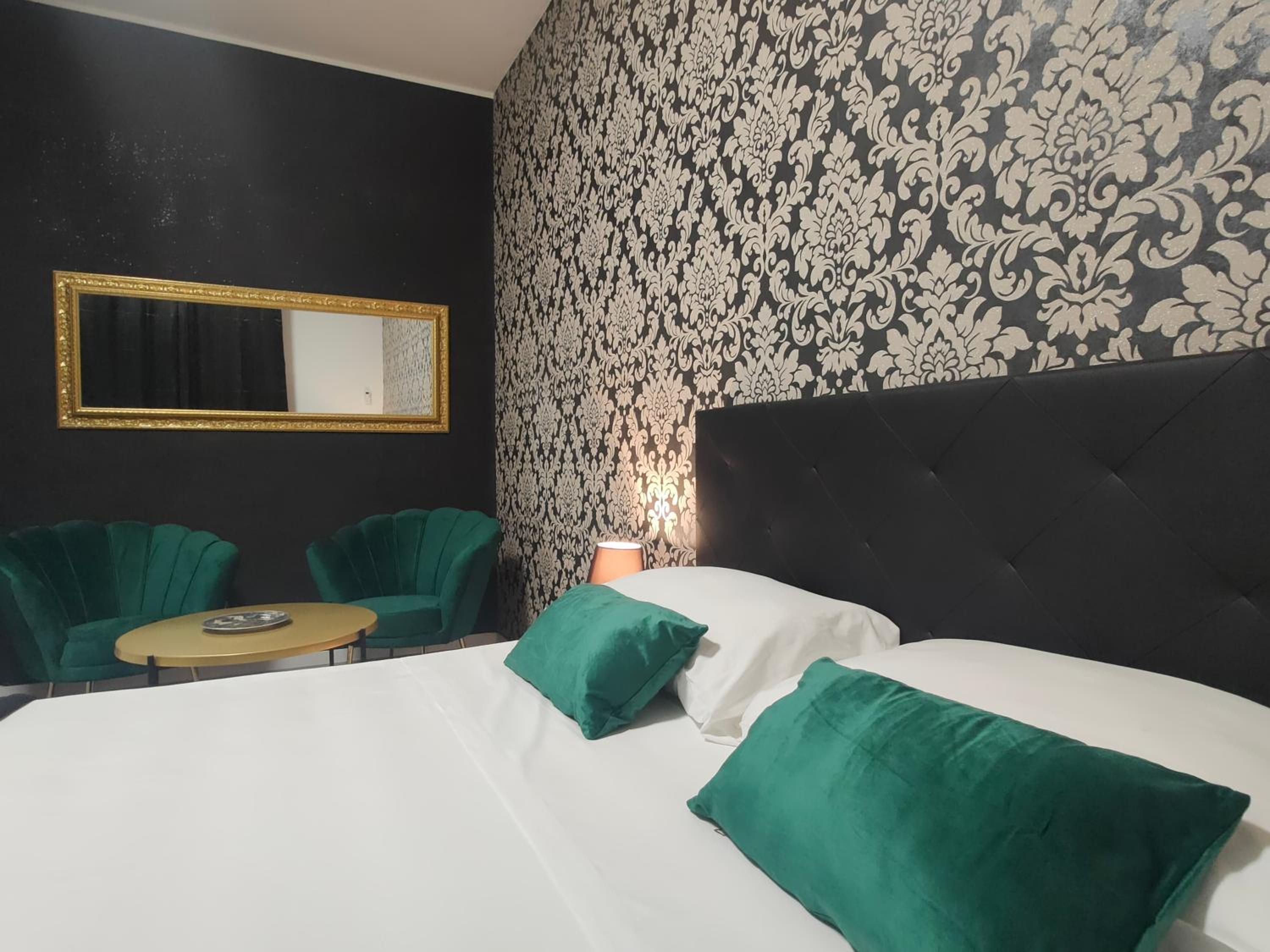 Superior King Suite