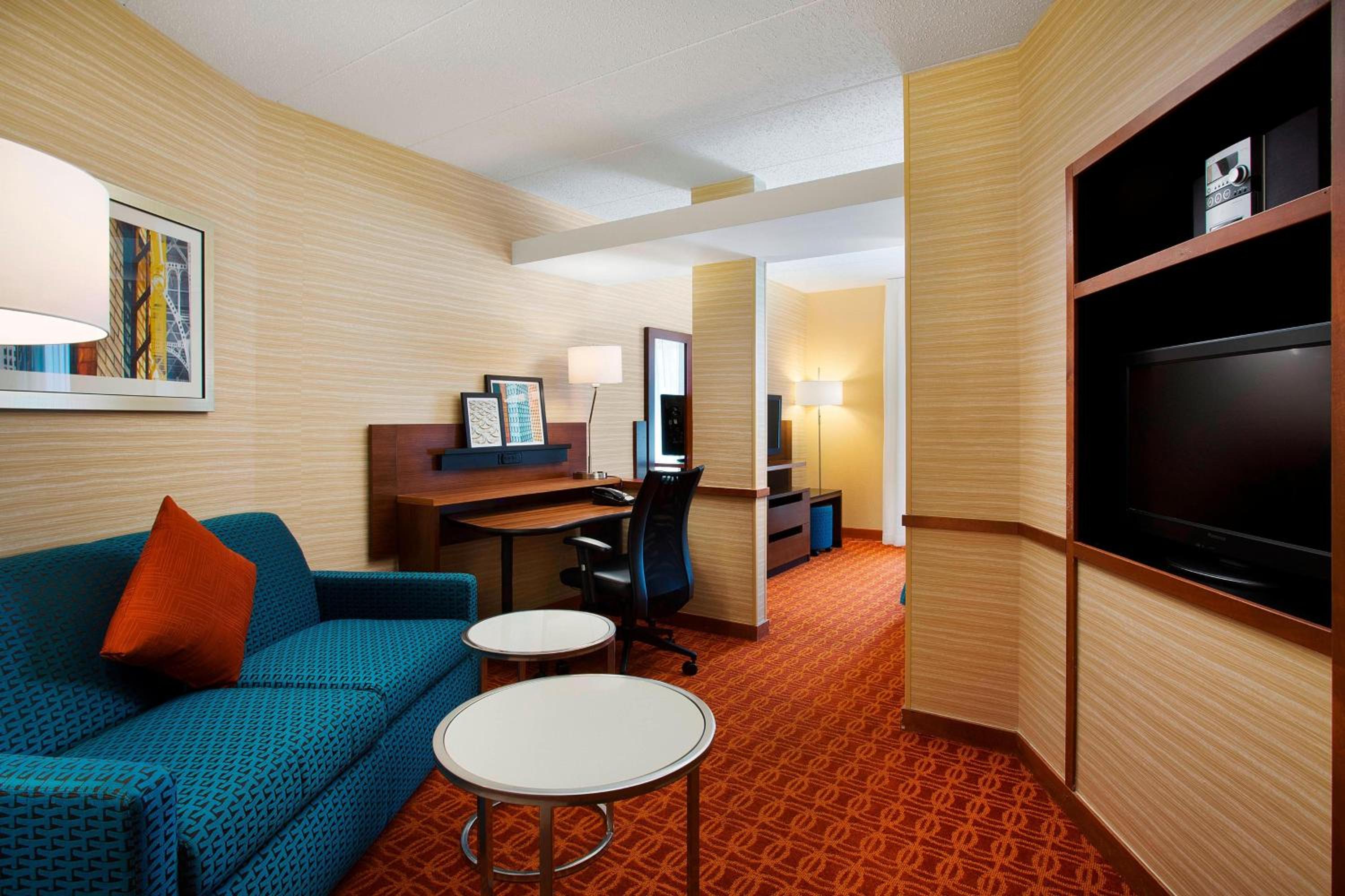 Junior Suite, 1 King, Sofa bed  - Photo 3