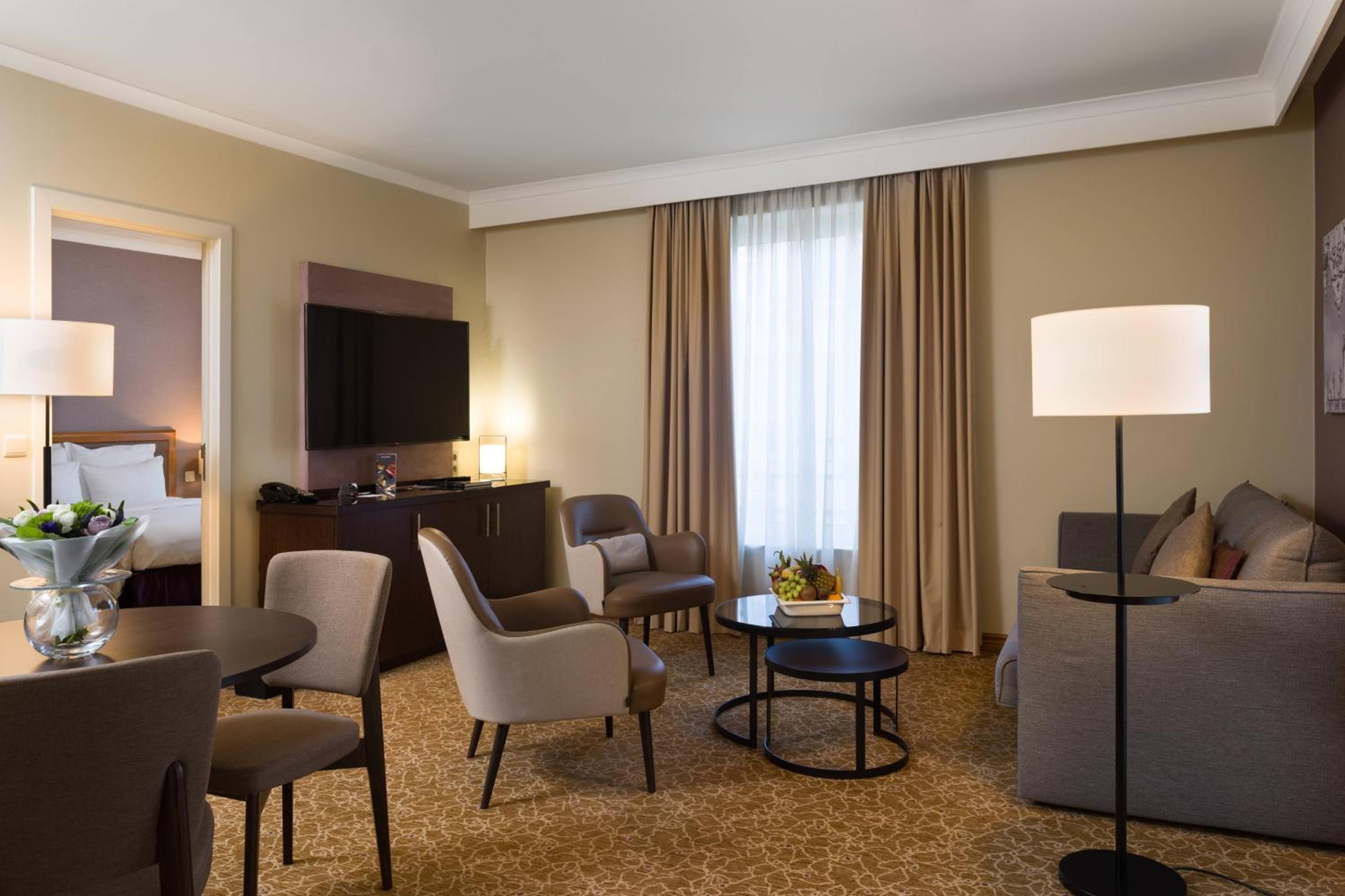 One-Bedroom Apartment - Photo 1
