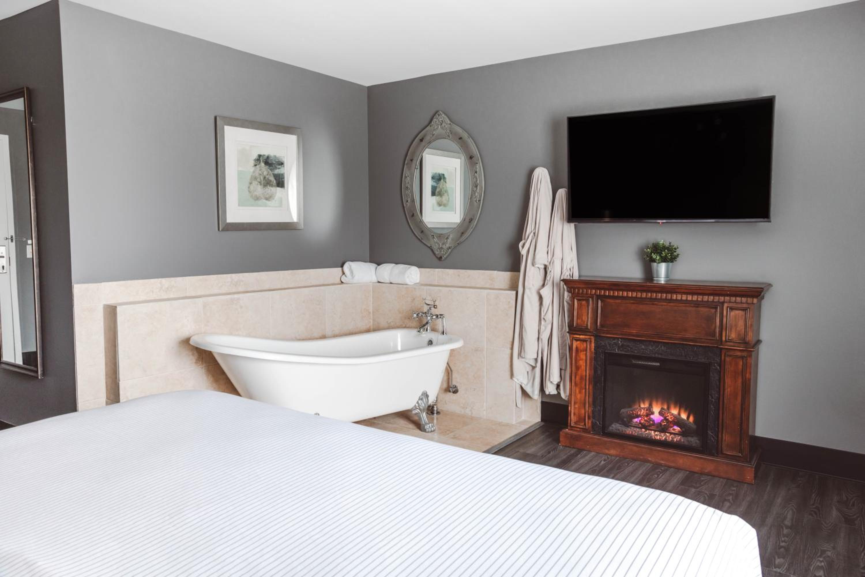 King Suite - Photo 1