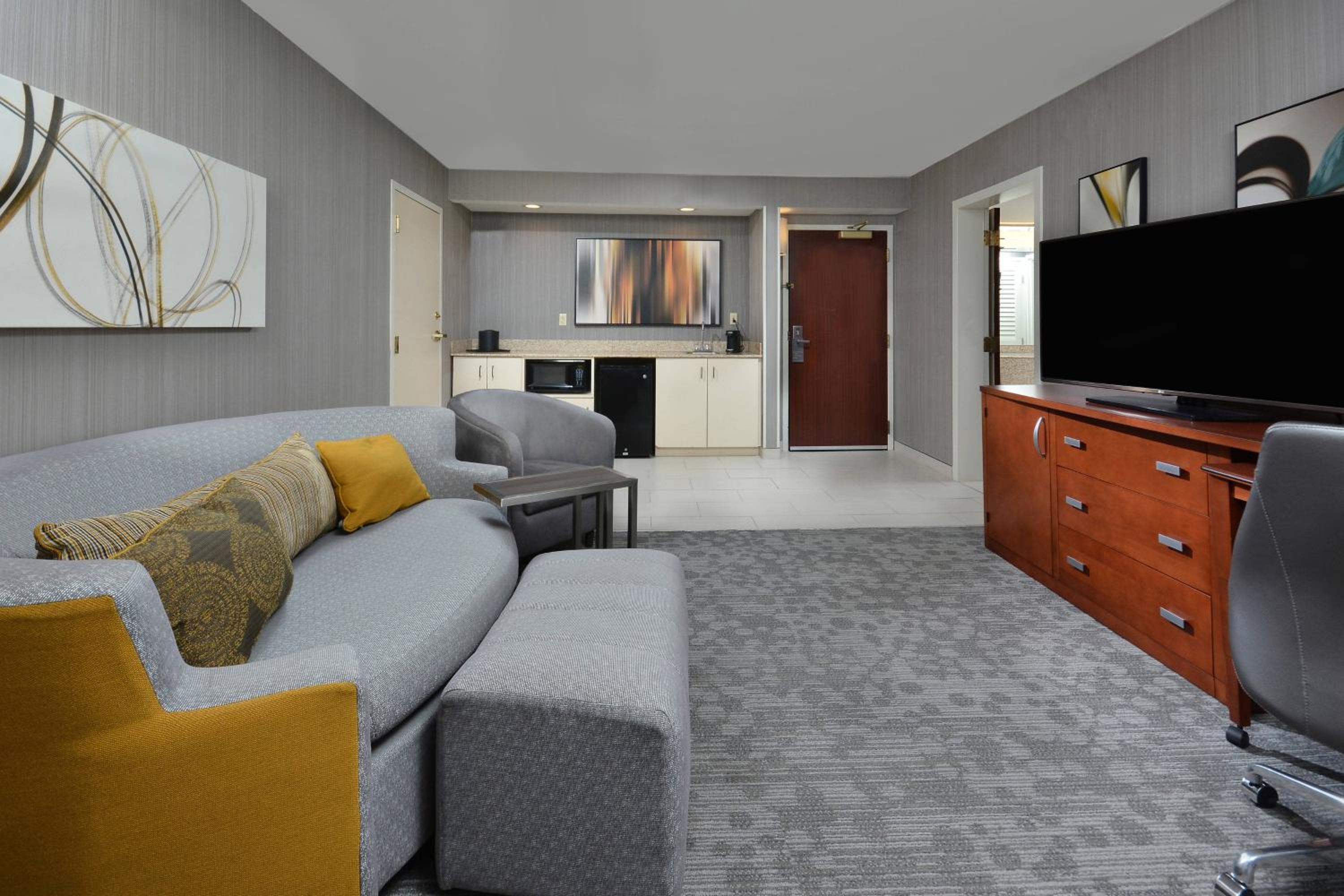 One-Bedroom King Suite with Sofa Bed - Photo 1