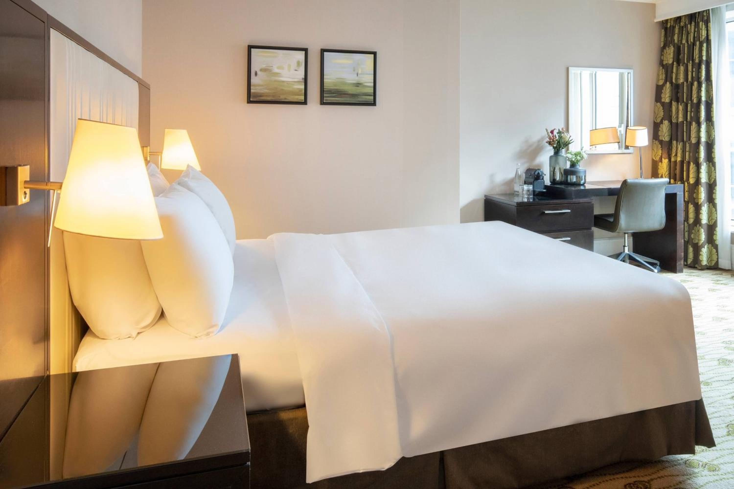 Executive King Suite - Photo 4