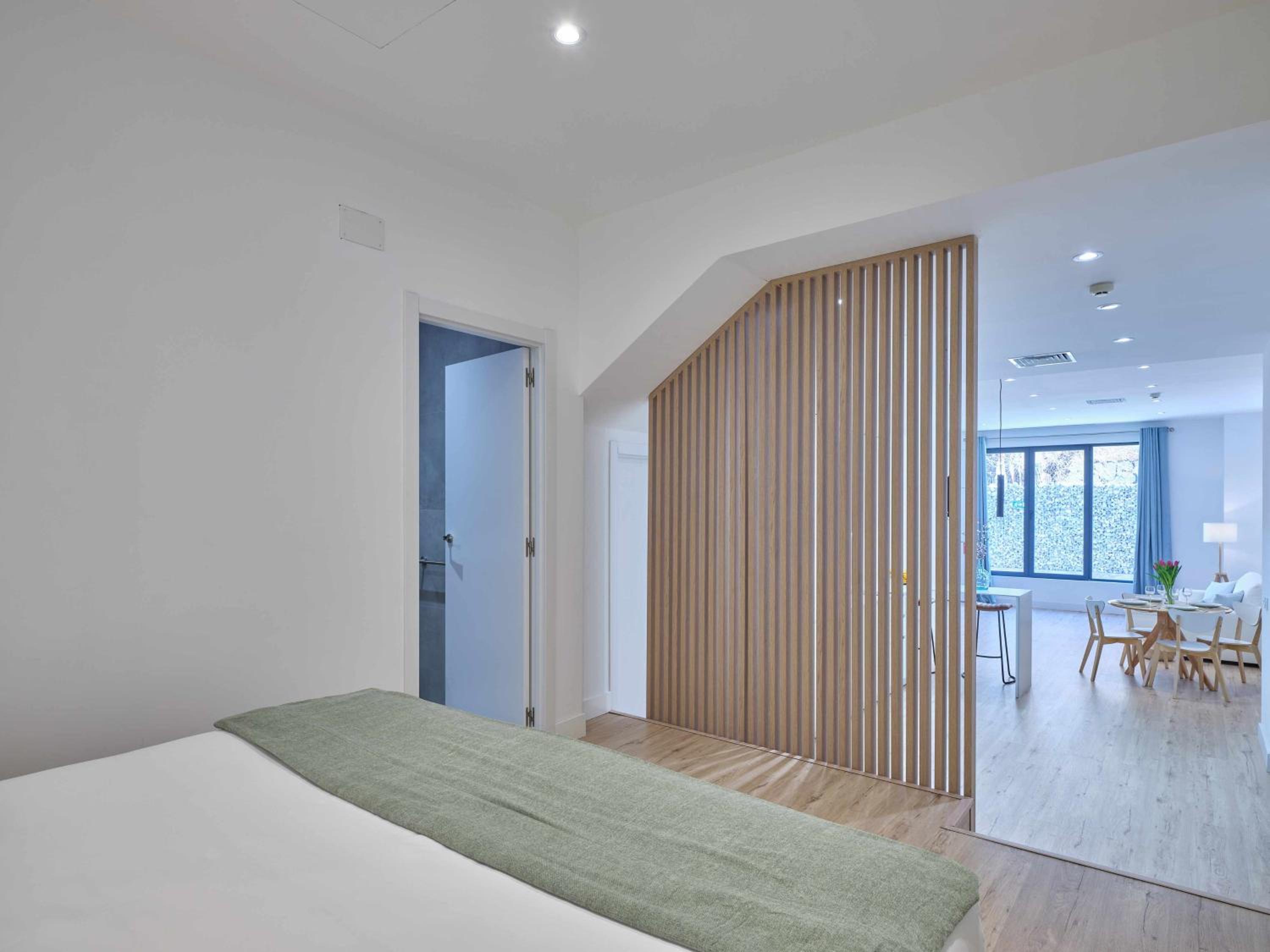 Duplex Suite - Photo 4