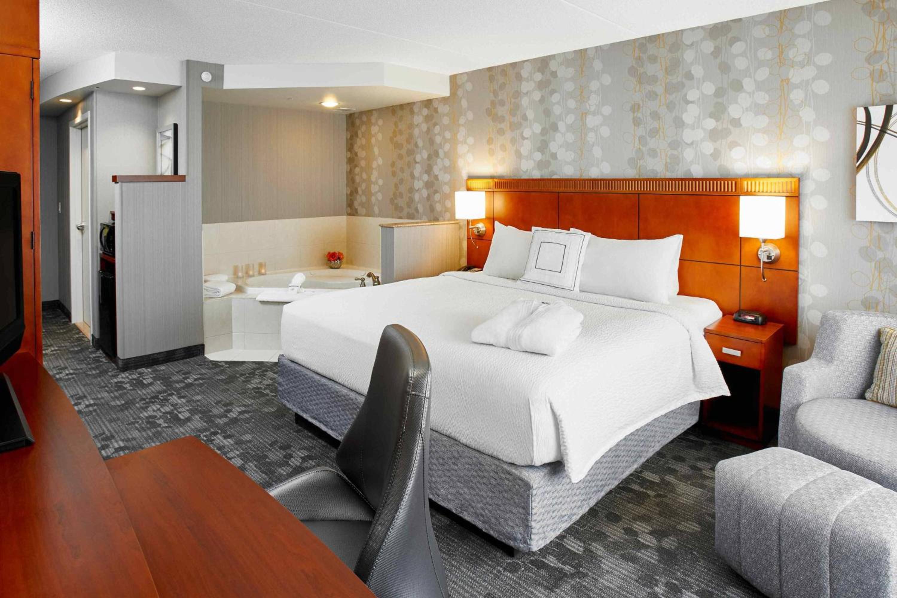 King Room with Spa Bath