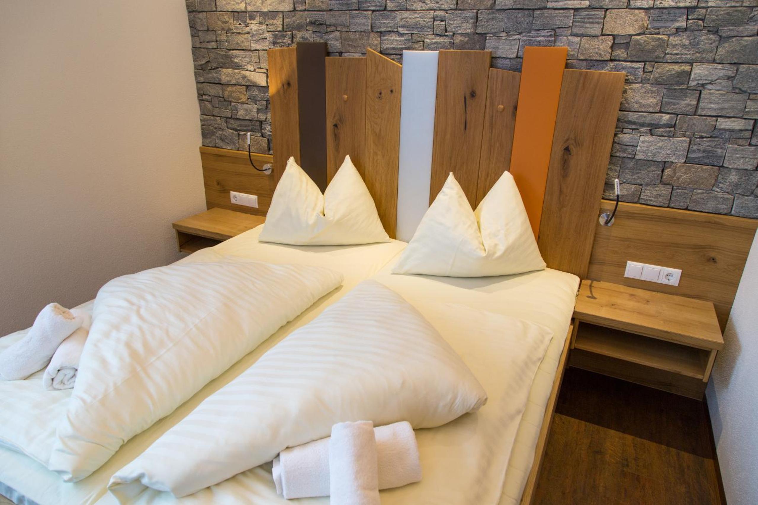 Suite - Photo 3