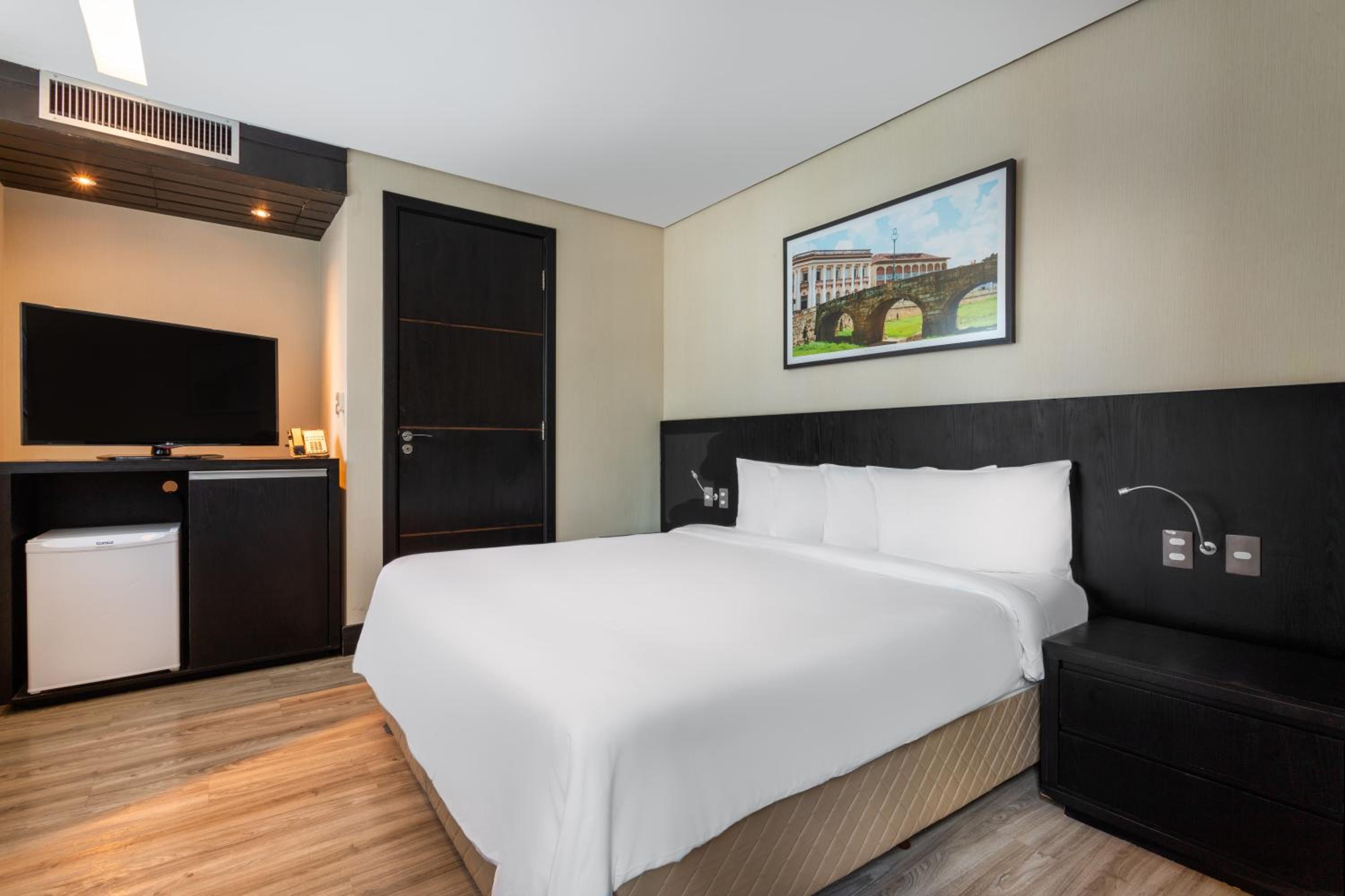 Standard Triple Room thumbnail 5