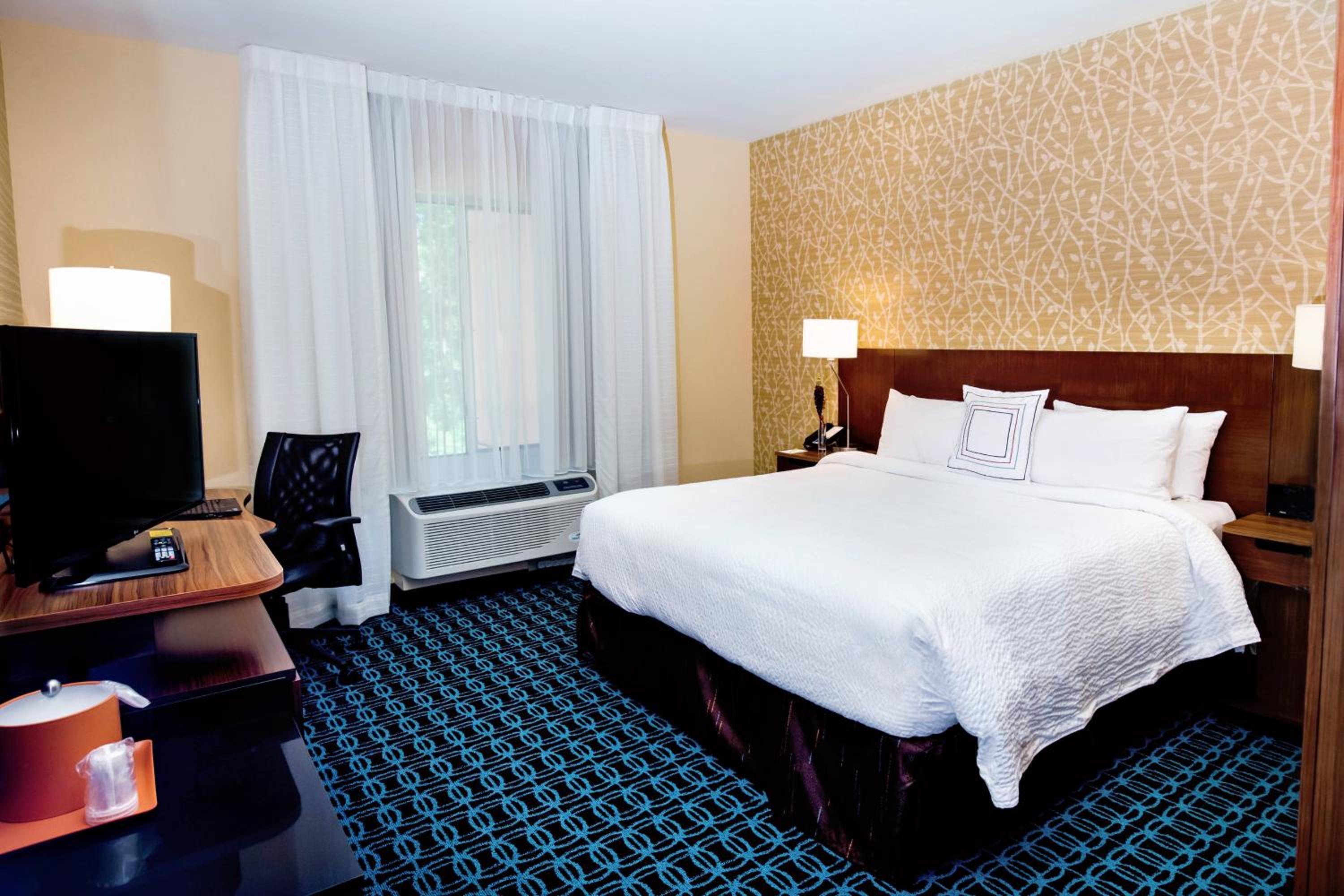 King Room with Roll-in Shower - Mobility Accessible photo 1