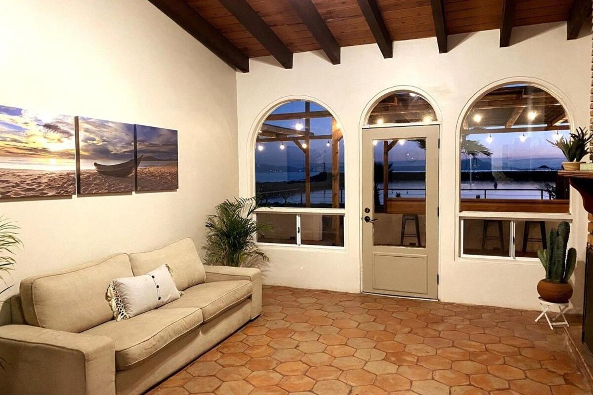 Villa - Beach Front photo 1