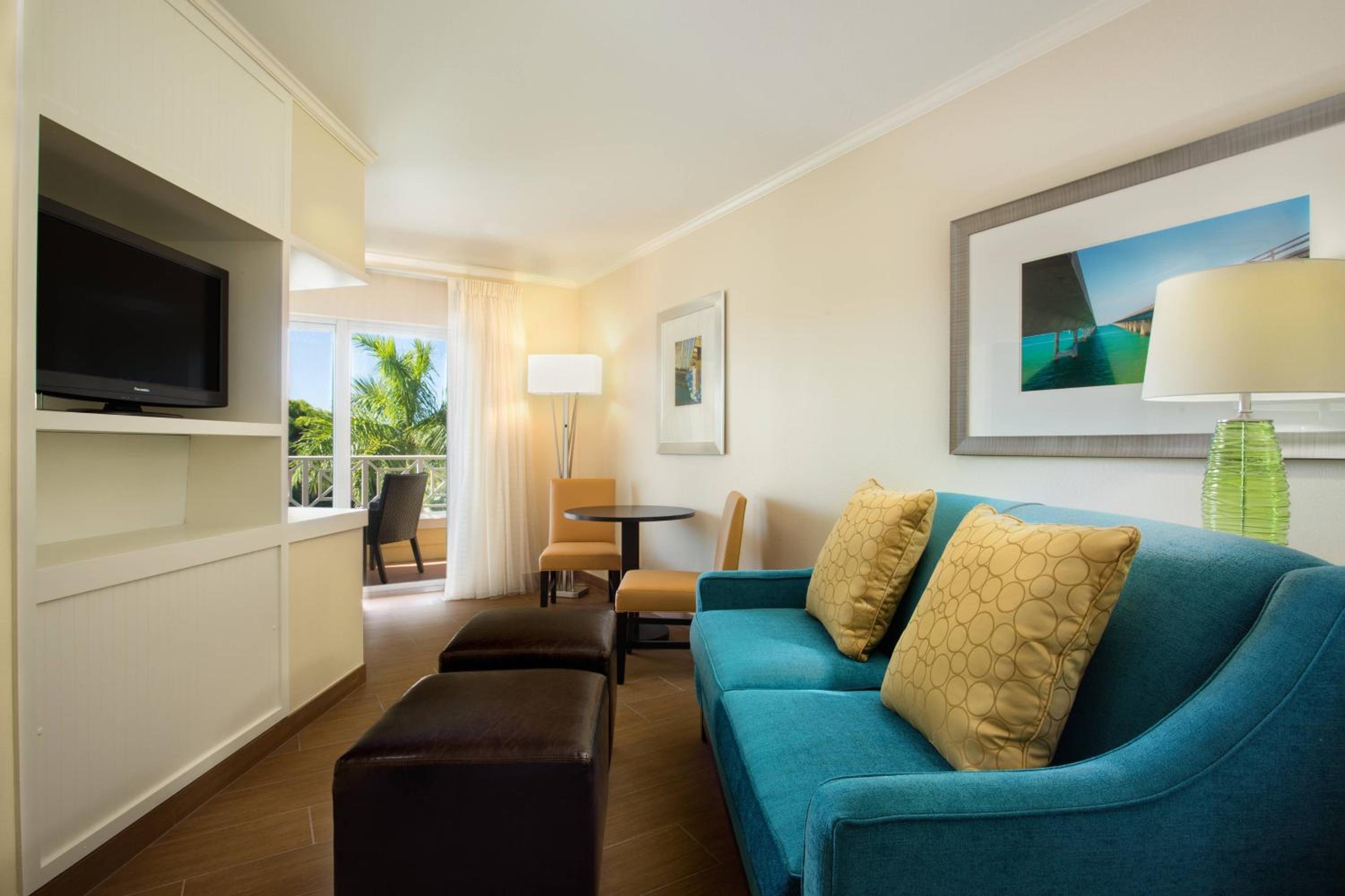 King Suite with Sofa Bed - Communication Assistance