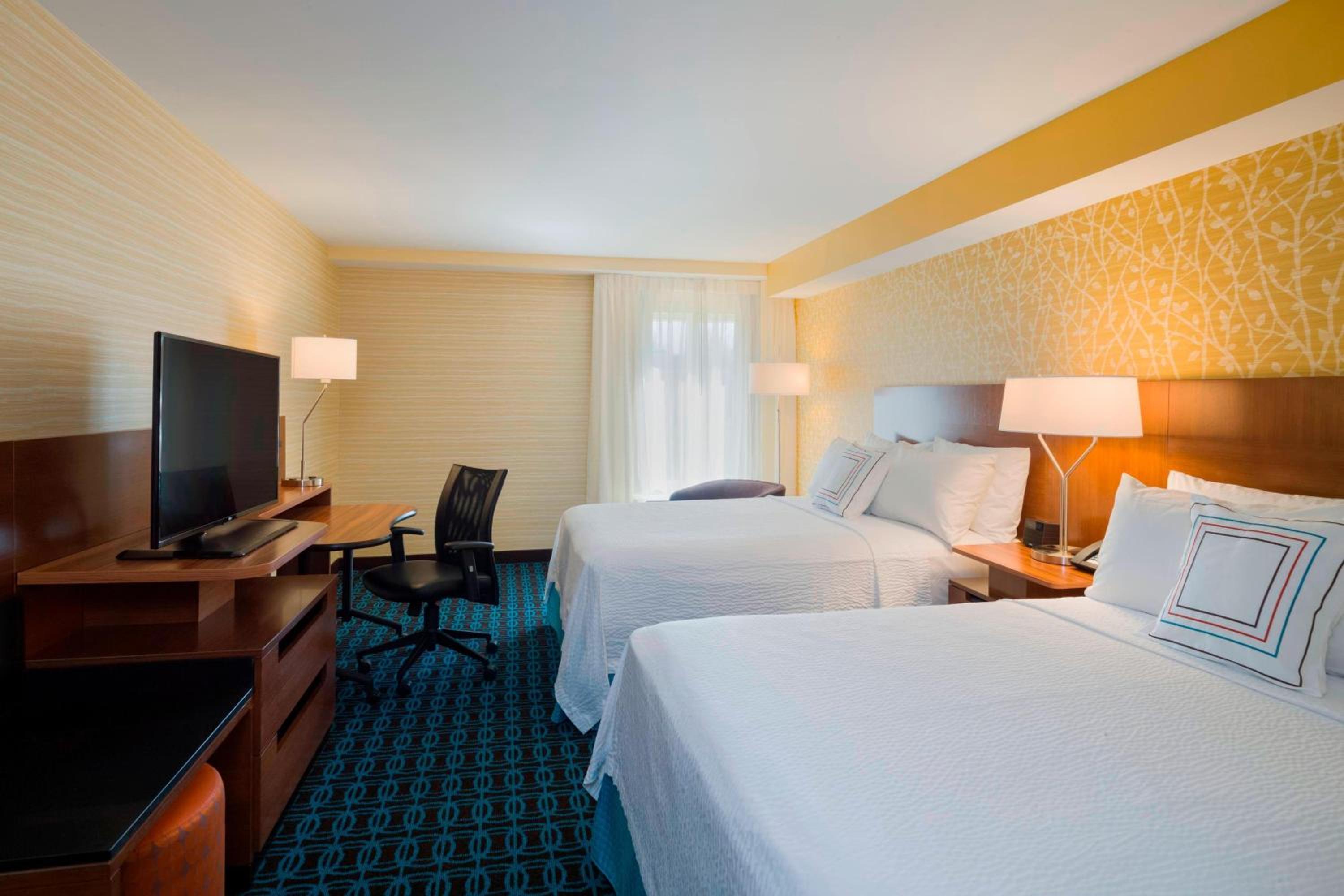 Standard Double Queen Room - Photo 1