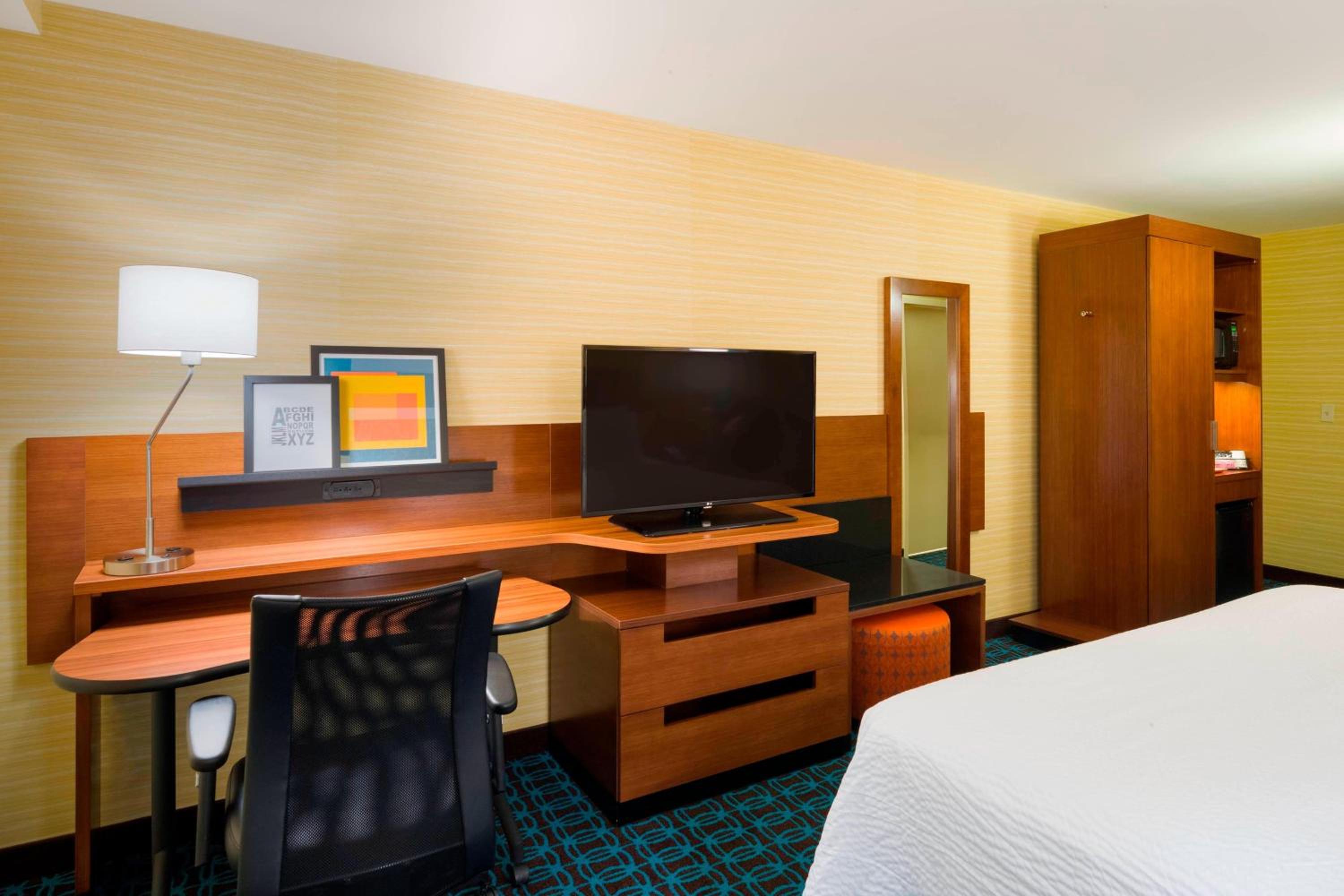 Standard King Room - Photo 4