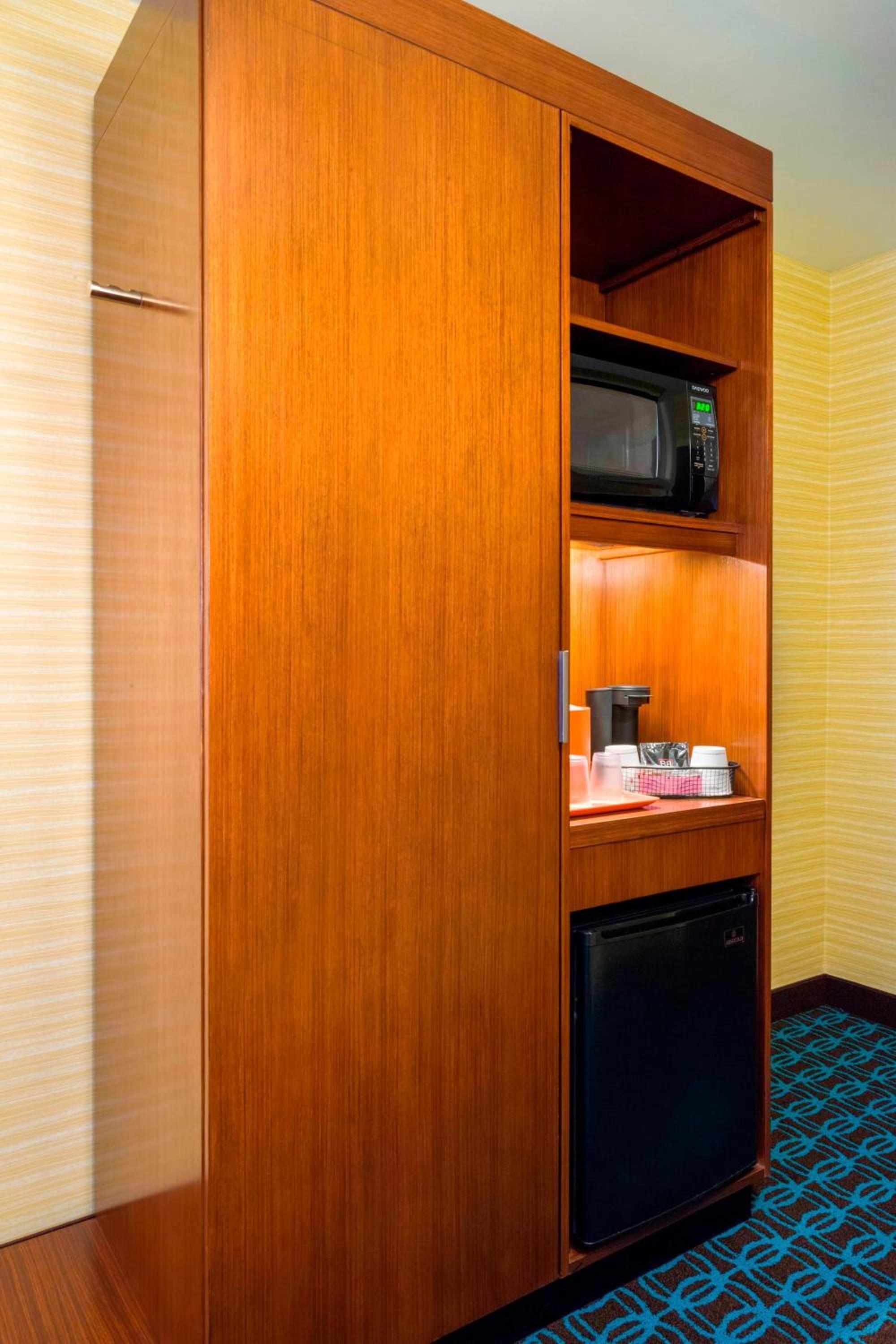 Standard King Room - Photo 3