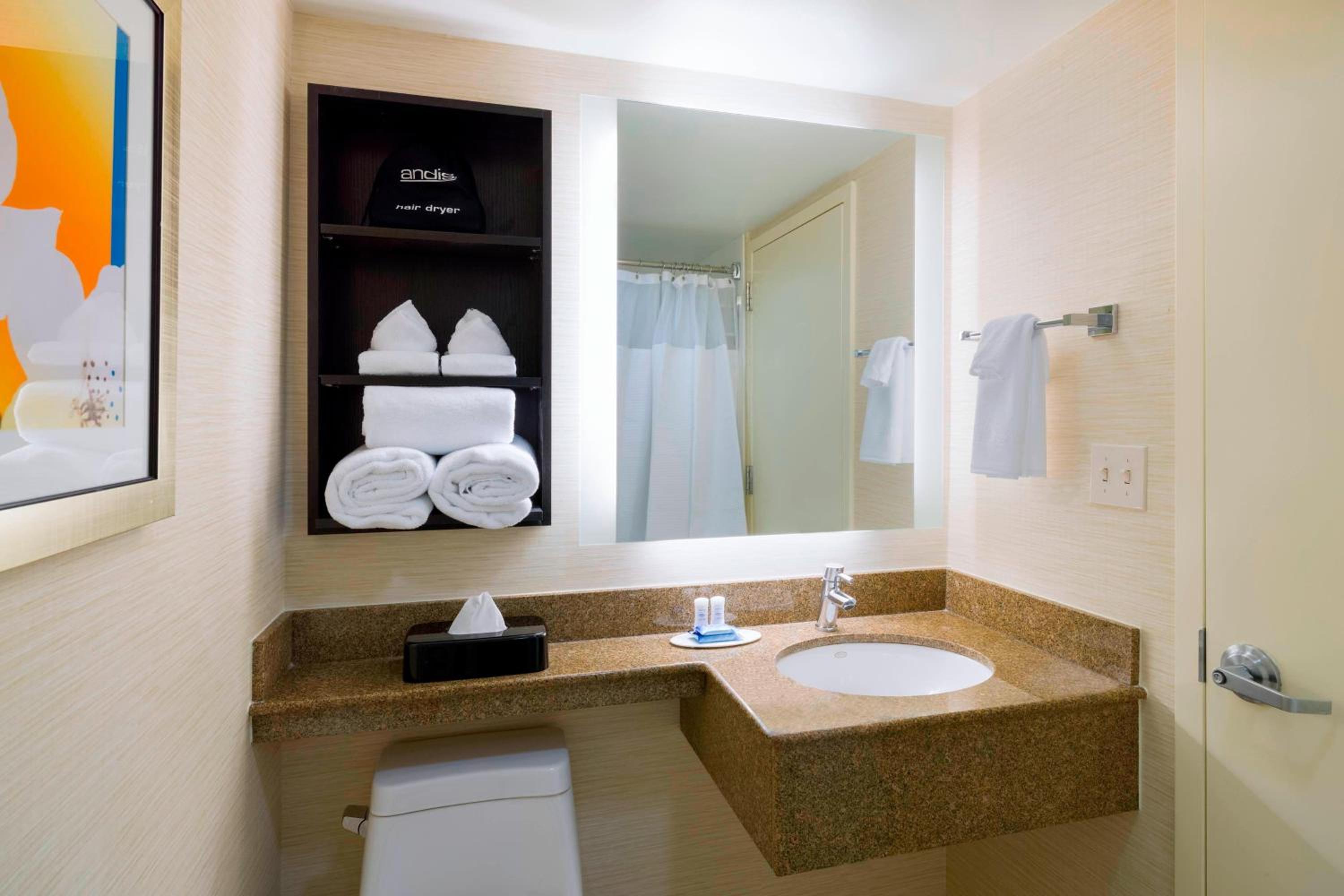 Standard Double Queen Room - Photo 5