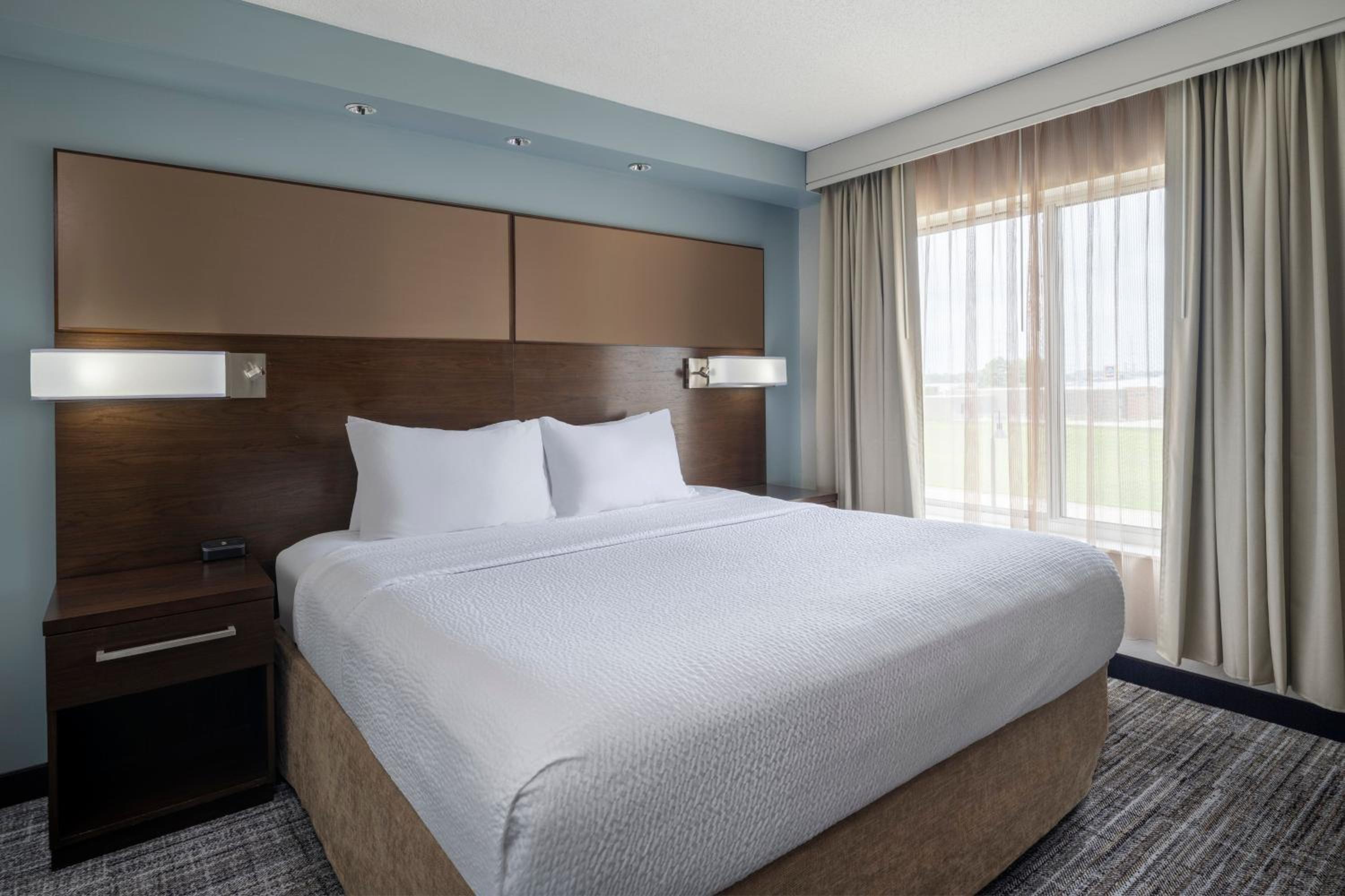 One-Bedroom King Suite with Sofa Bed - Hearing Accessible photo 1