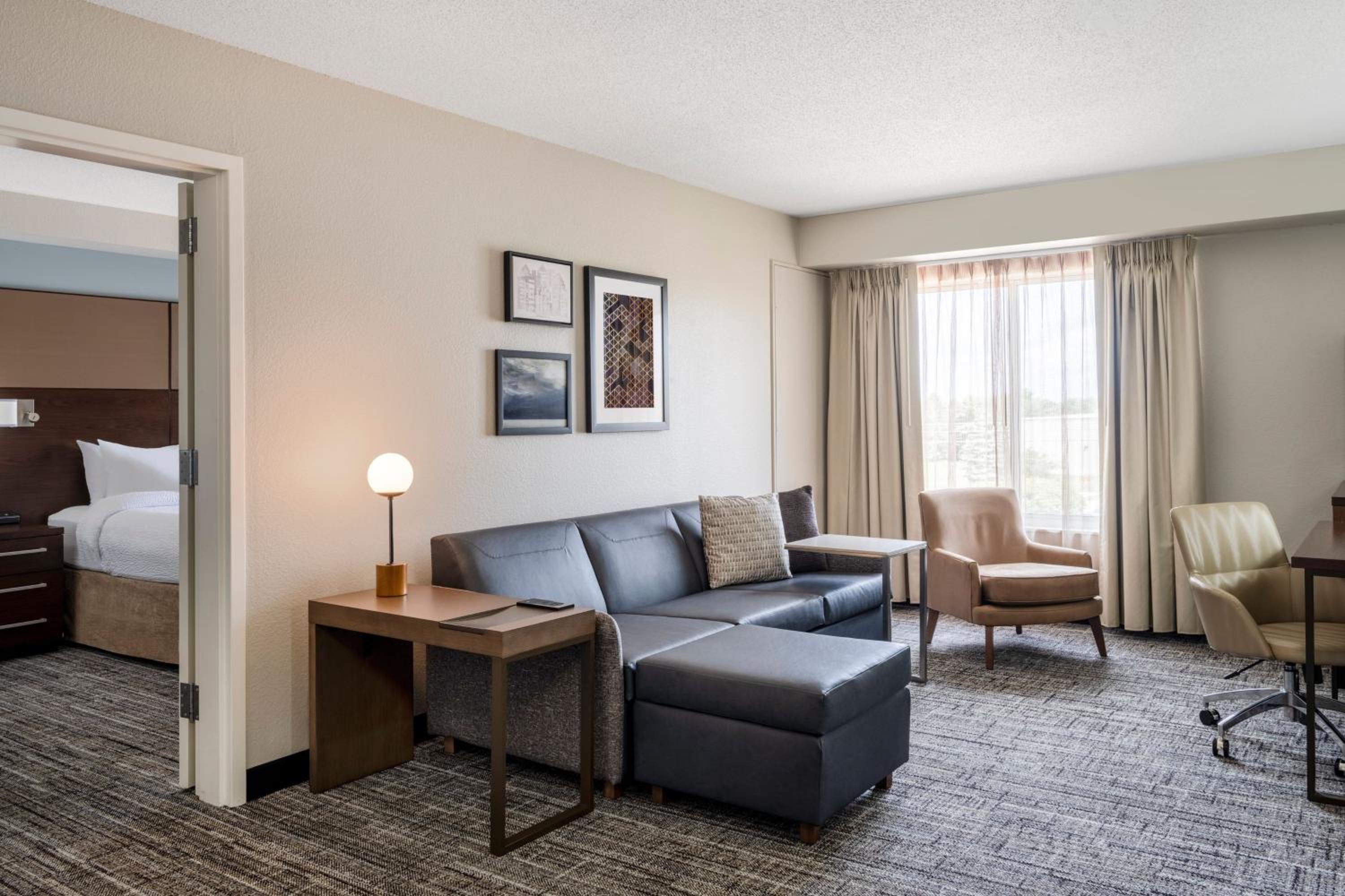 Two-Bedroom Suite with Roll-in Shower - Mobility and Hearing Accessible photo 2