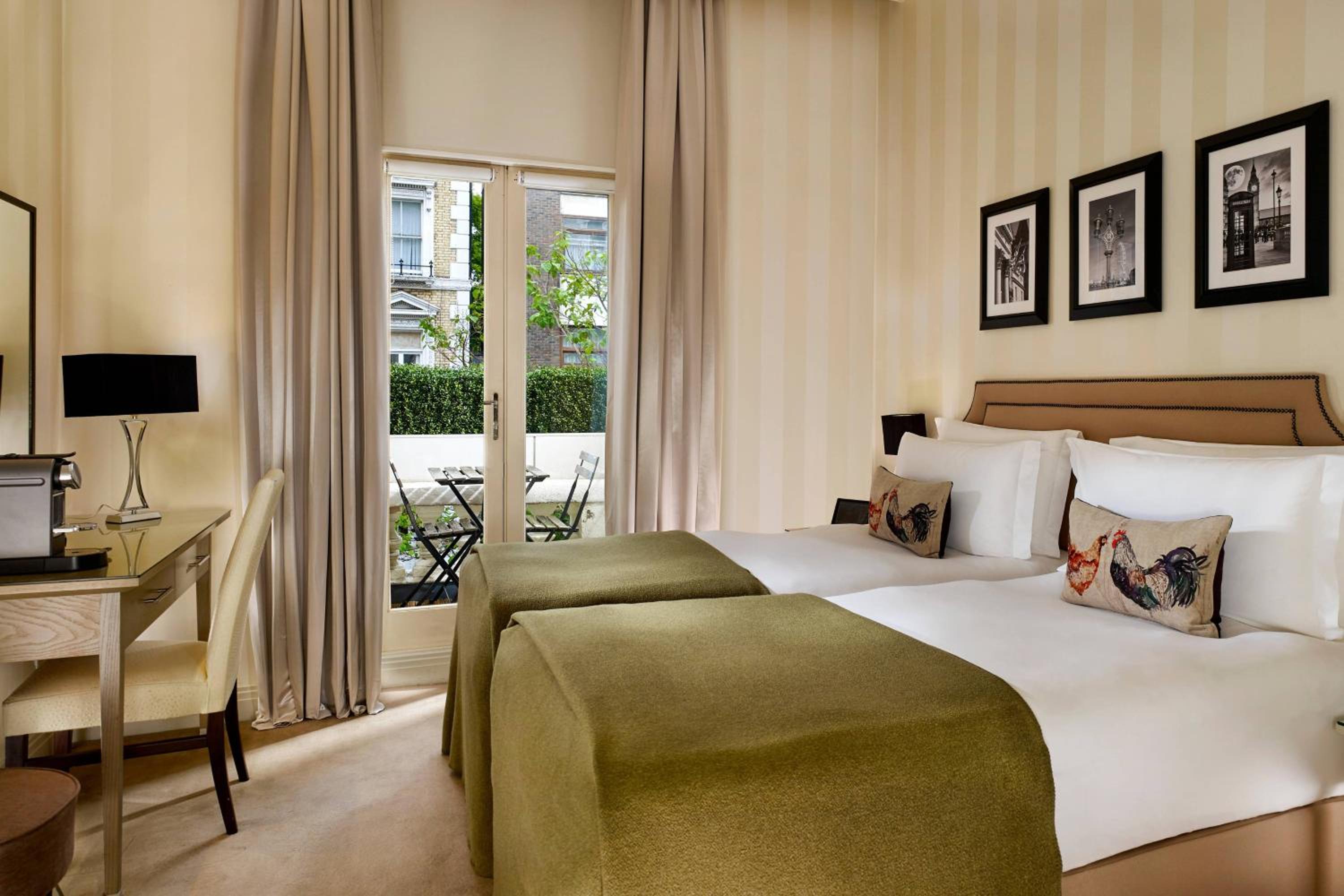 Executive Balcony, Guest room, 2 Twin/Single Bed(s), Balcony photo 2