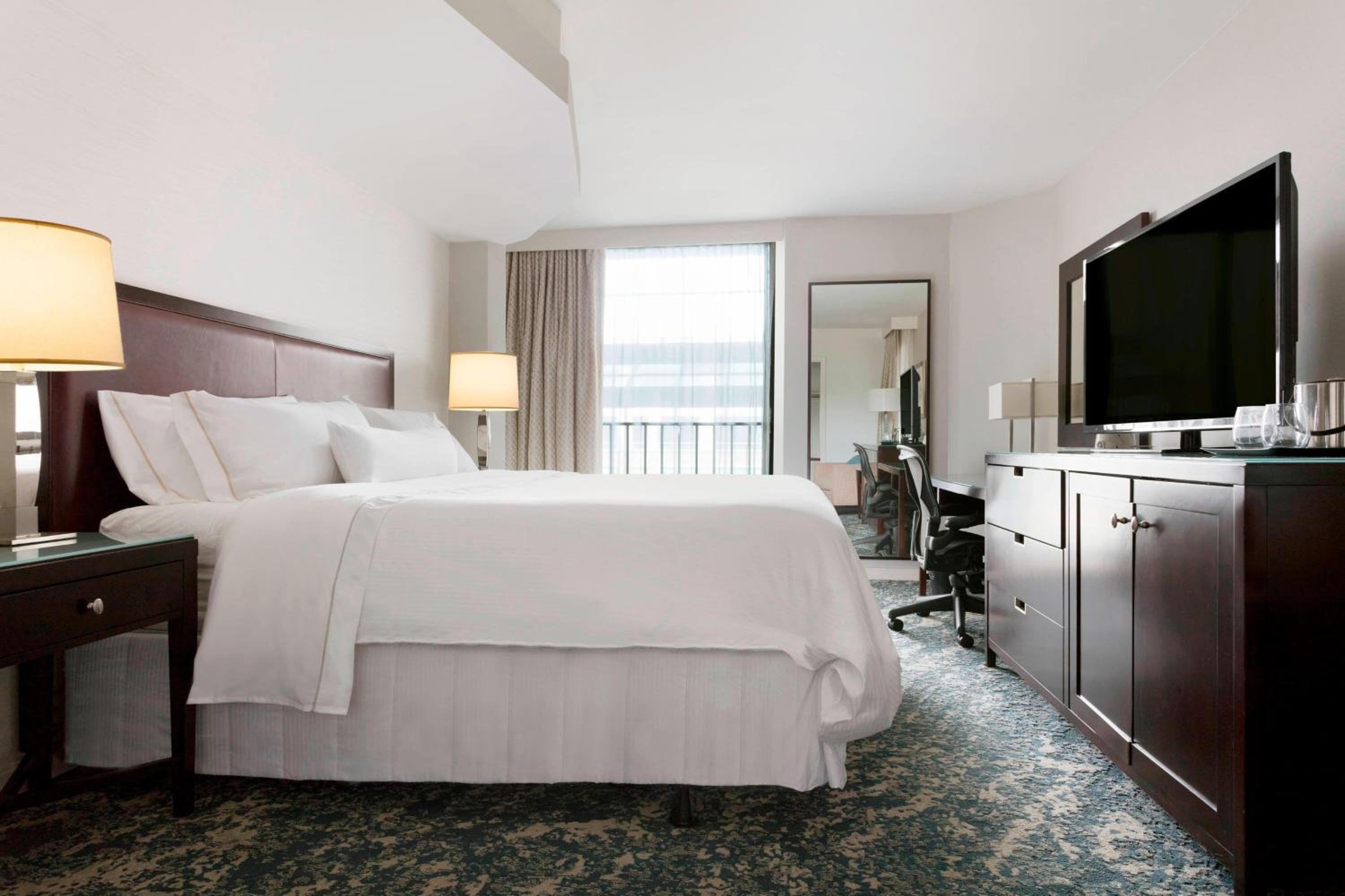 Suite, Suite, 1 King, Sofa bed, Atrium view - Photo 13