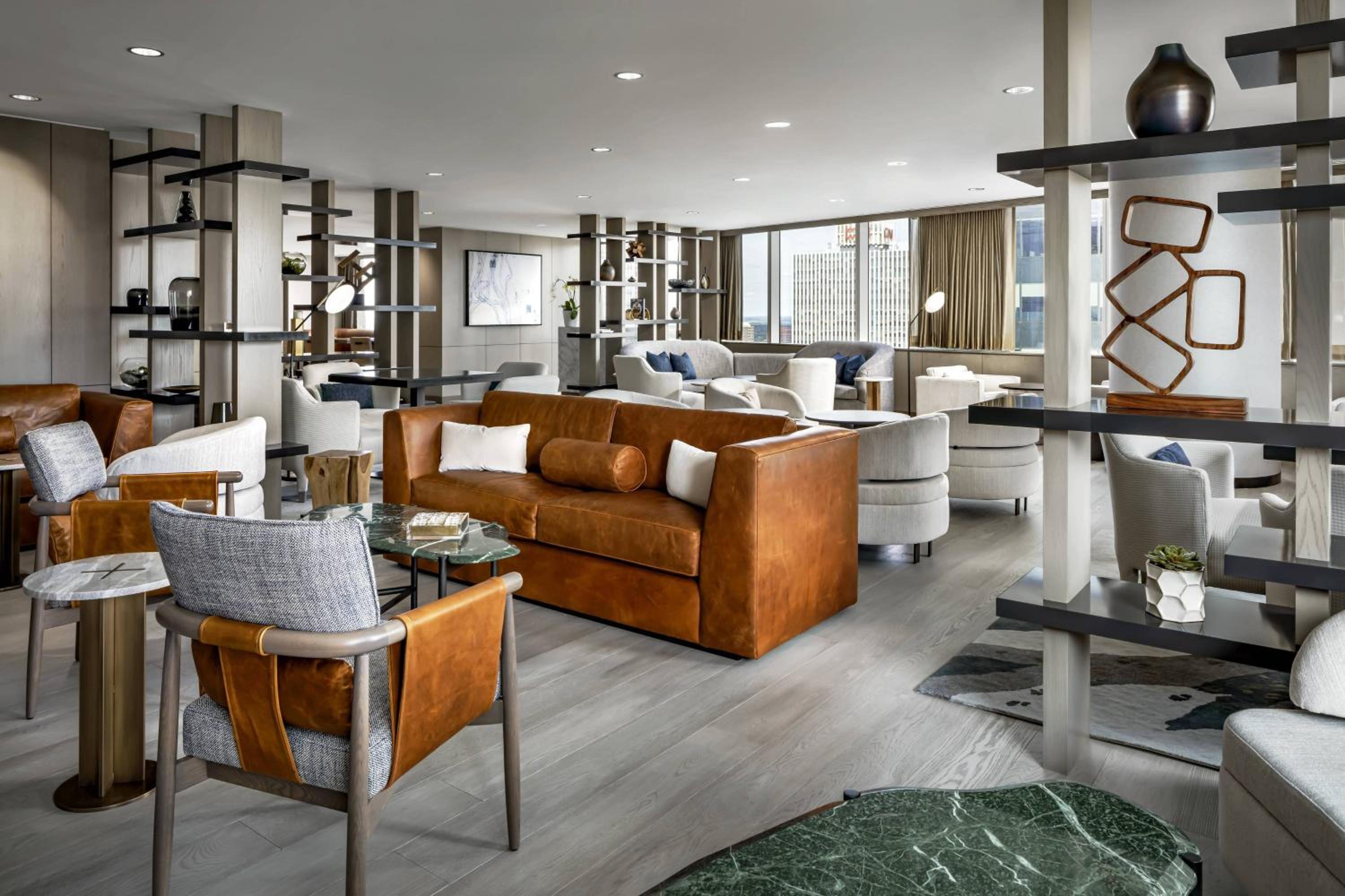 Executive level, Guest room, 1 King - Photo 3