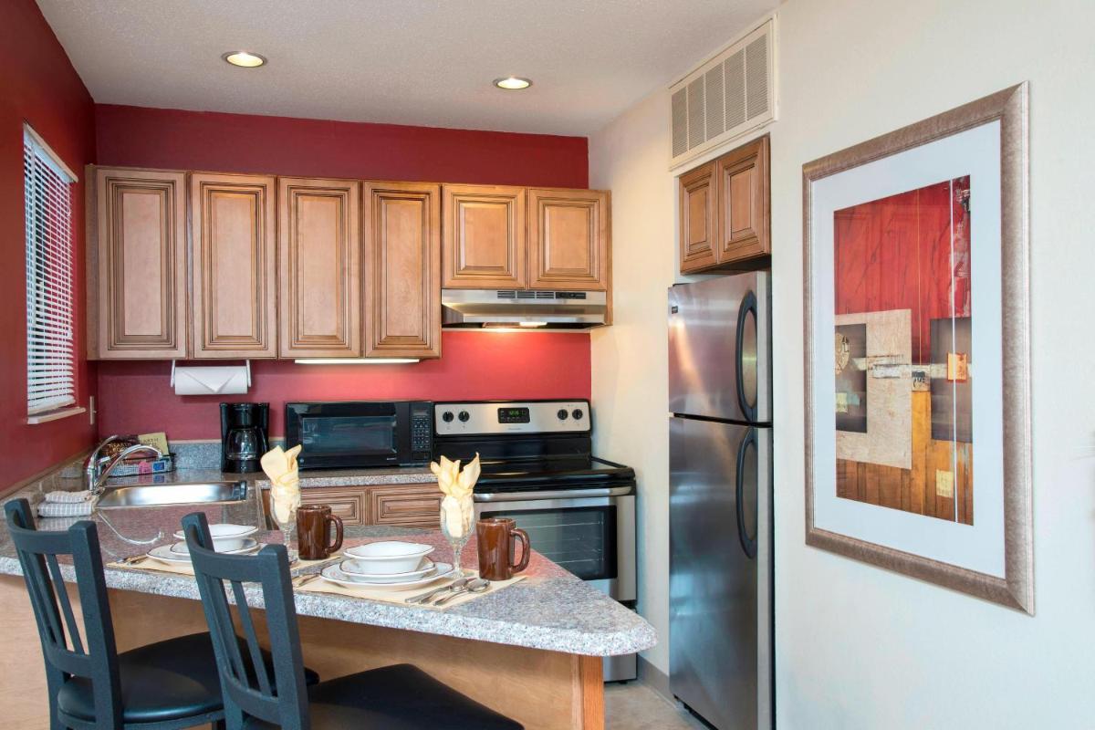 Studio, 1 King, Sofa bed, Full kitchen photo 2