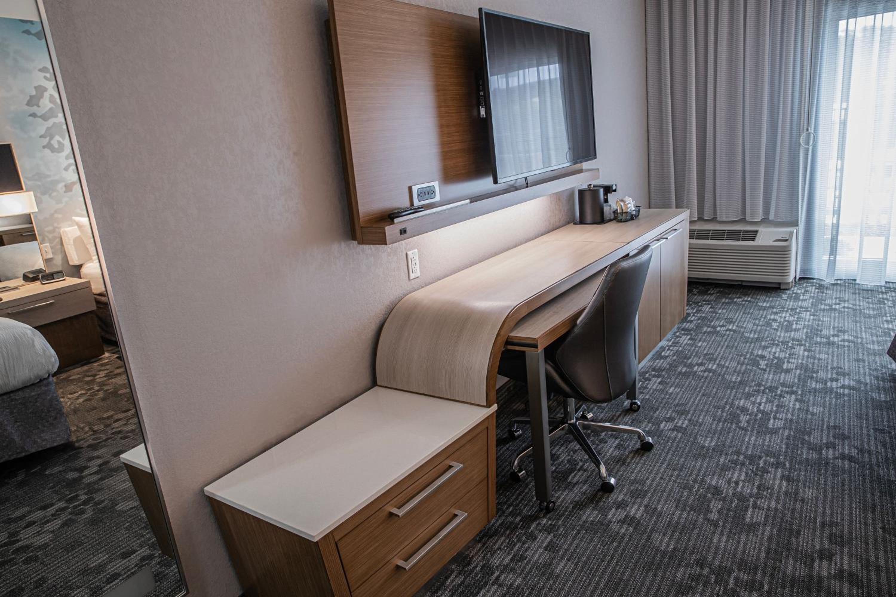 Double Queen Room - Photo 1