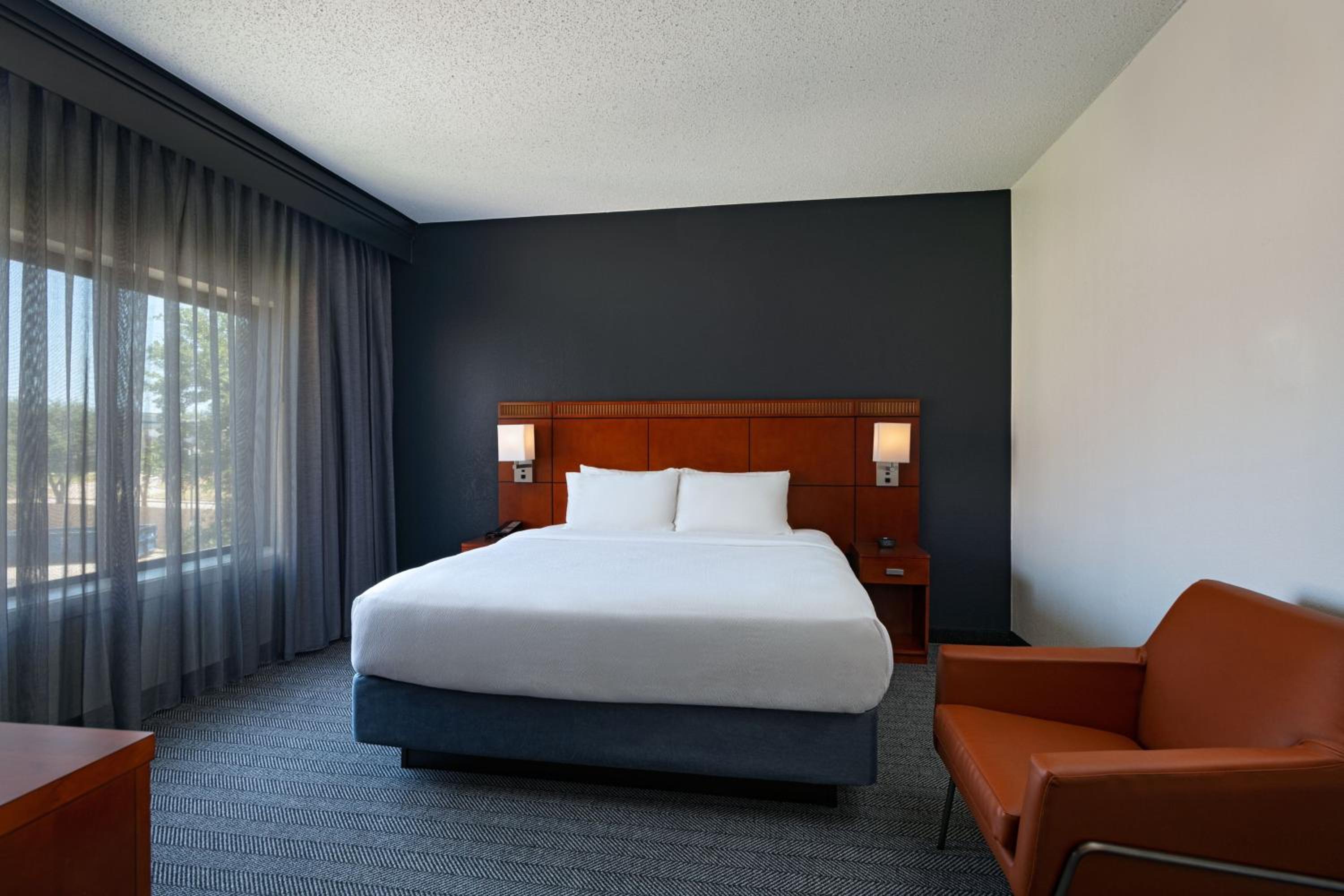 One-Bedroom Suite with 1 King Bed and Sofa Bed - Photo 1
