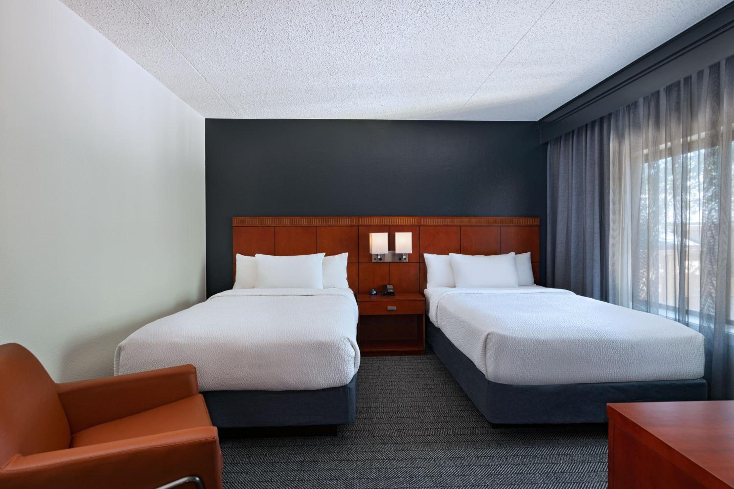 One-Bedroom Suite with Two Double Beds - Photo 1