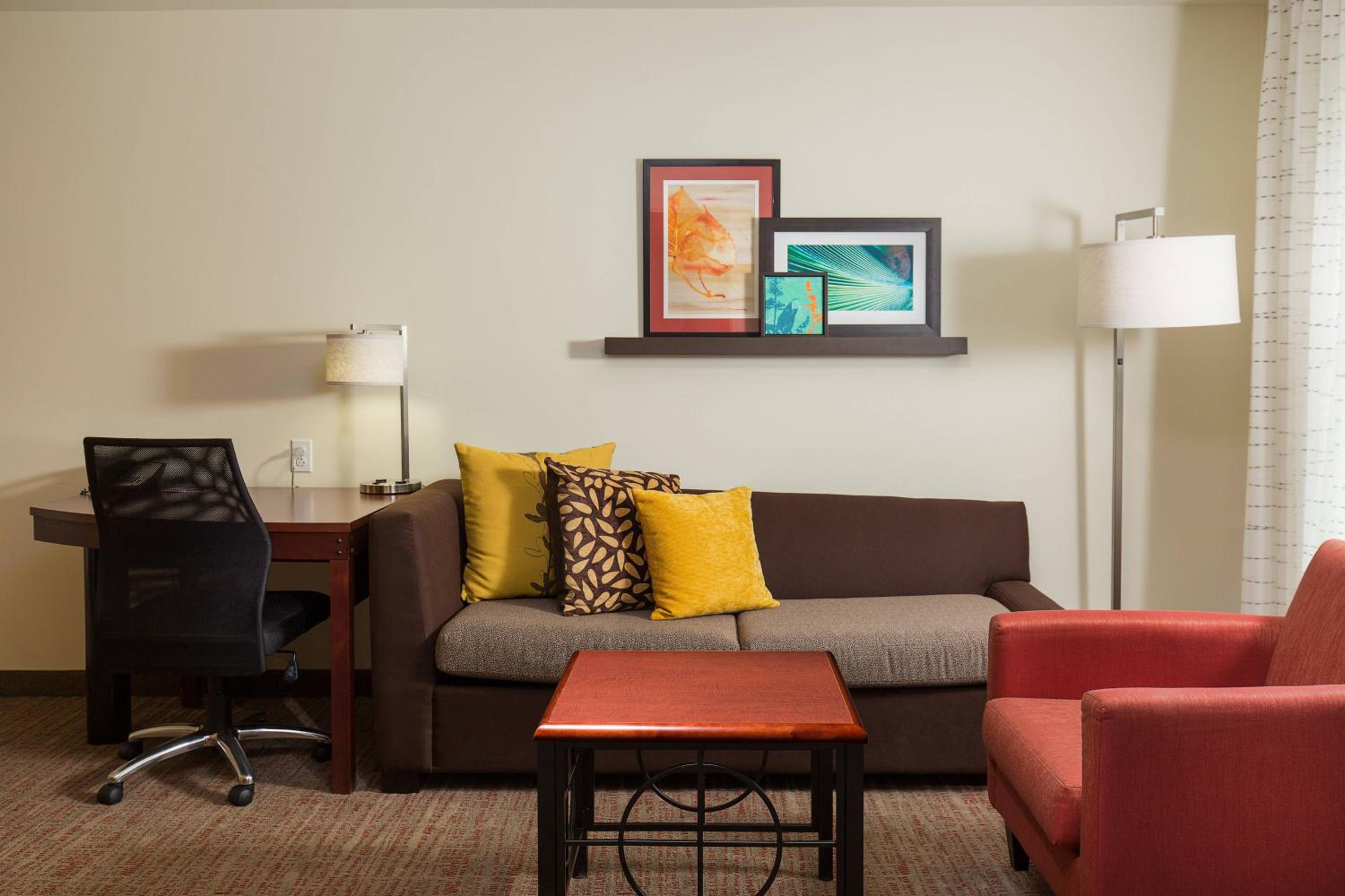 One-Bedroom King Suite with Sofa Bed - Photo 2