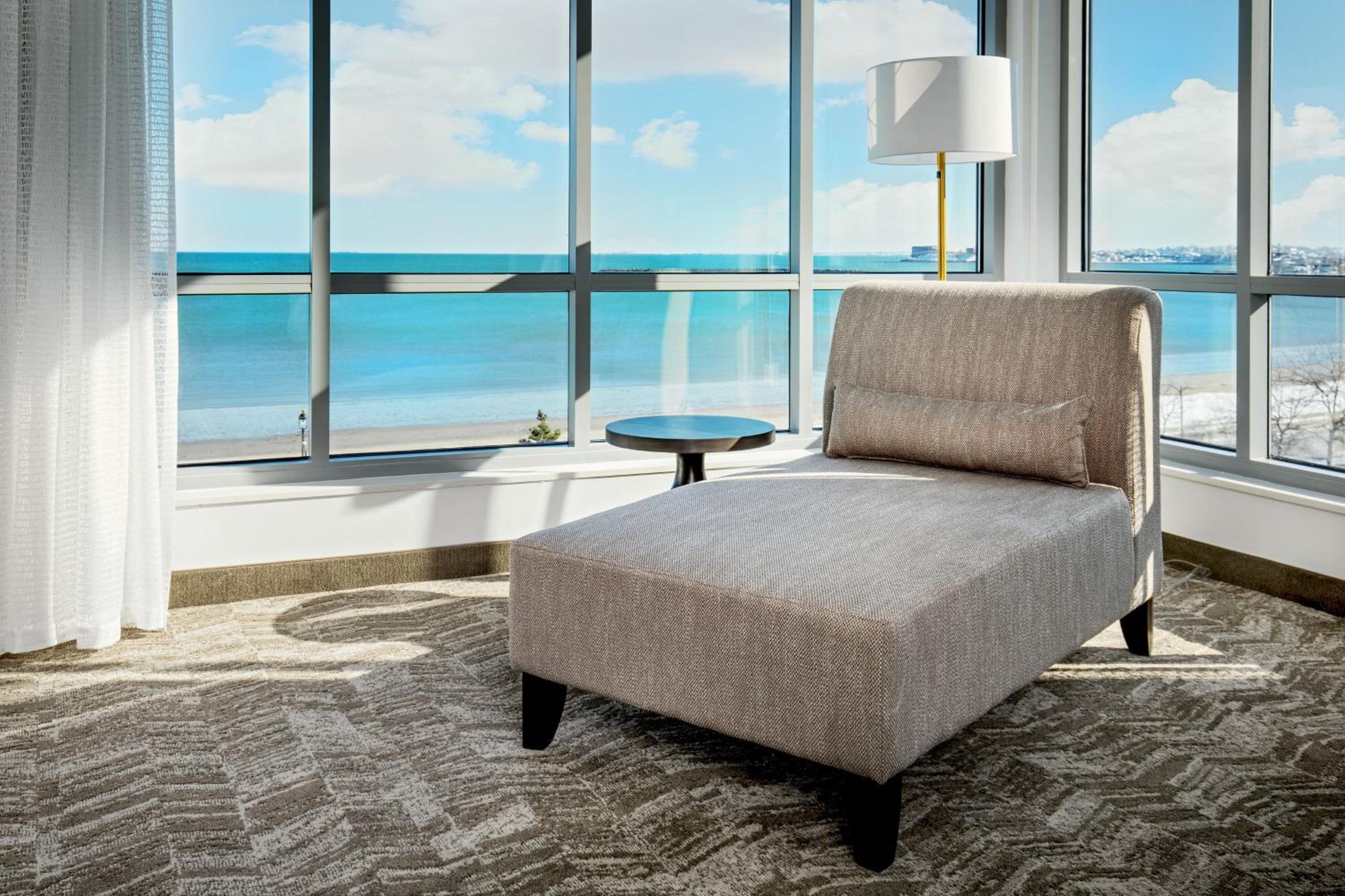 Junior King Suite with Sofa Bed - Photo 2