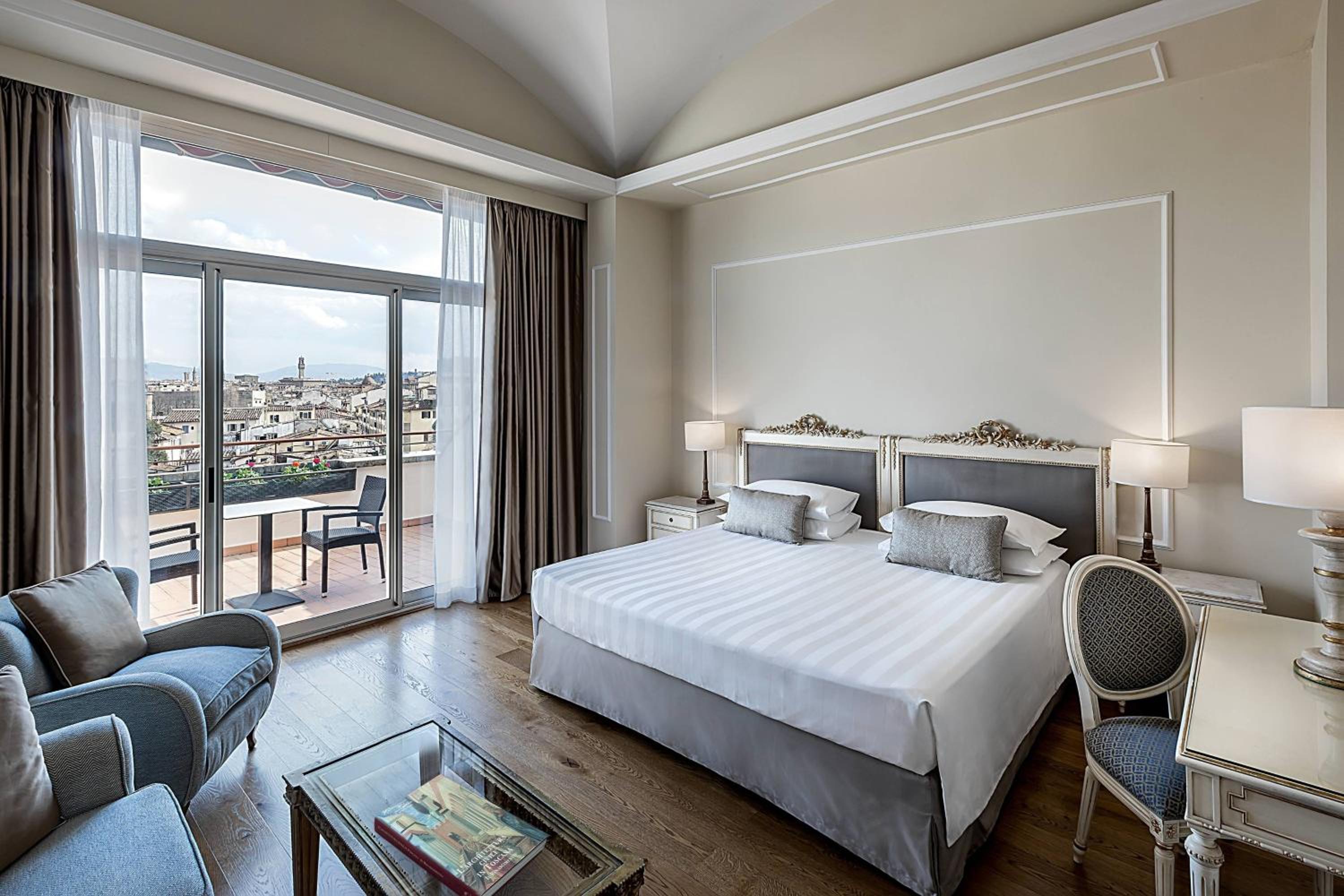 Premium, Guest room, 1 King - Photo 2