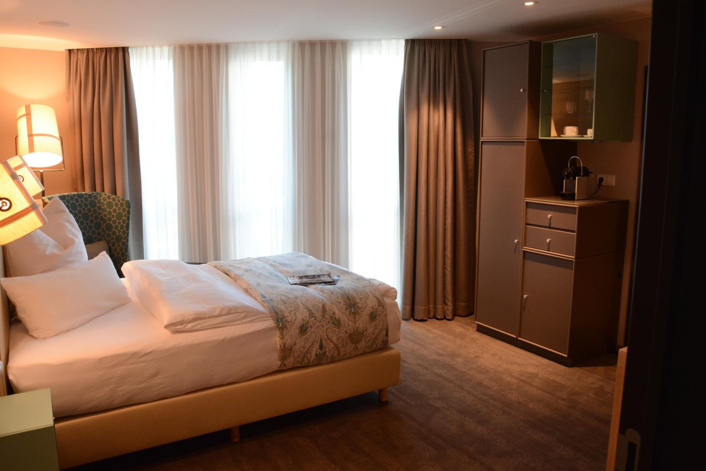 Deluxe Single Room