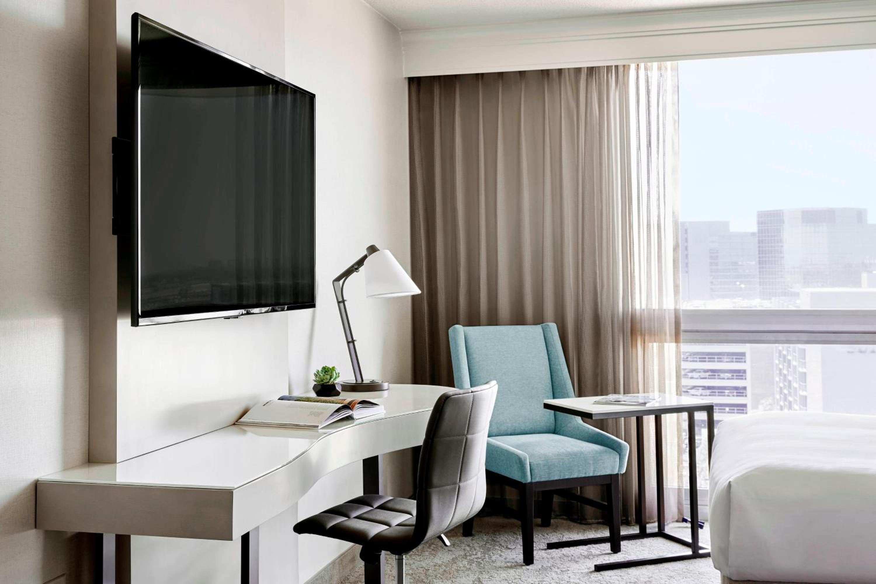Double Room with Two Double Beds - Hearing Accessible thumbnail 6