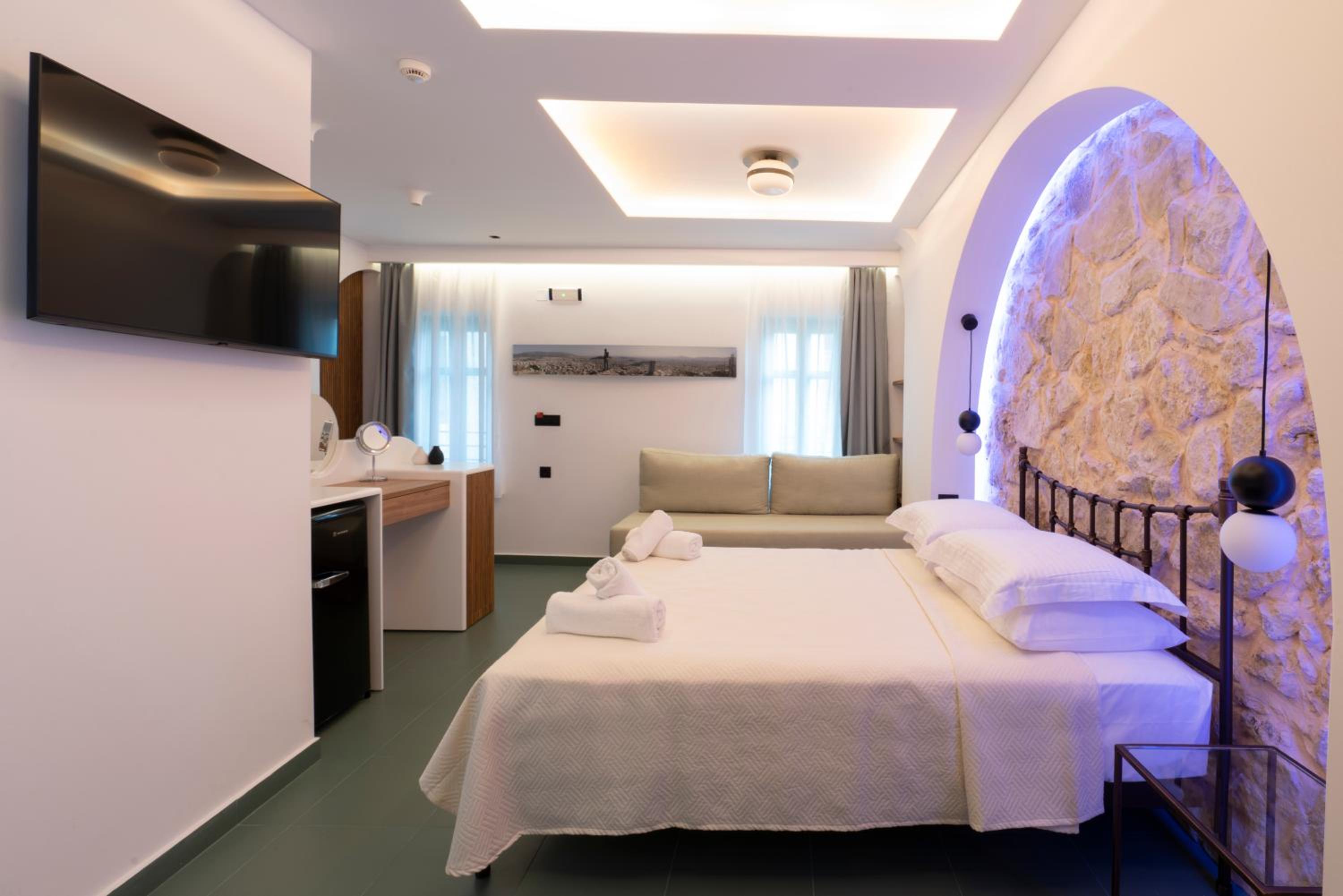 Triple Room with Private Bathroom - Photo 3
