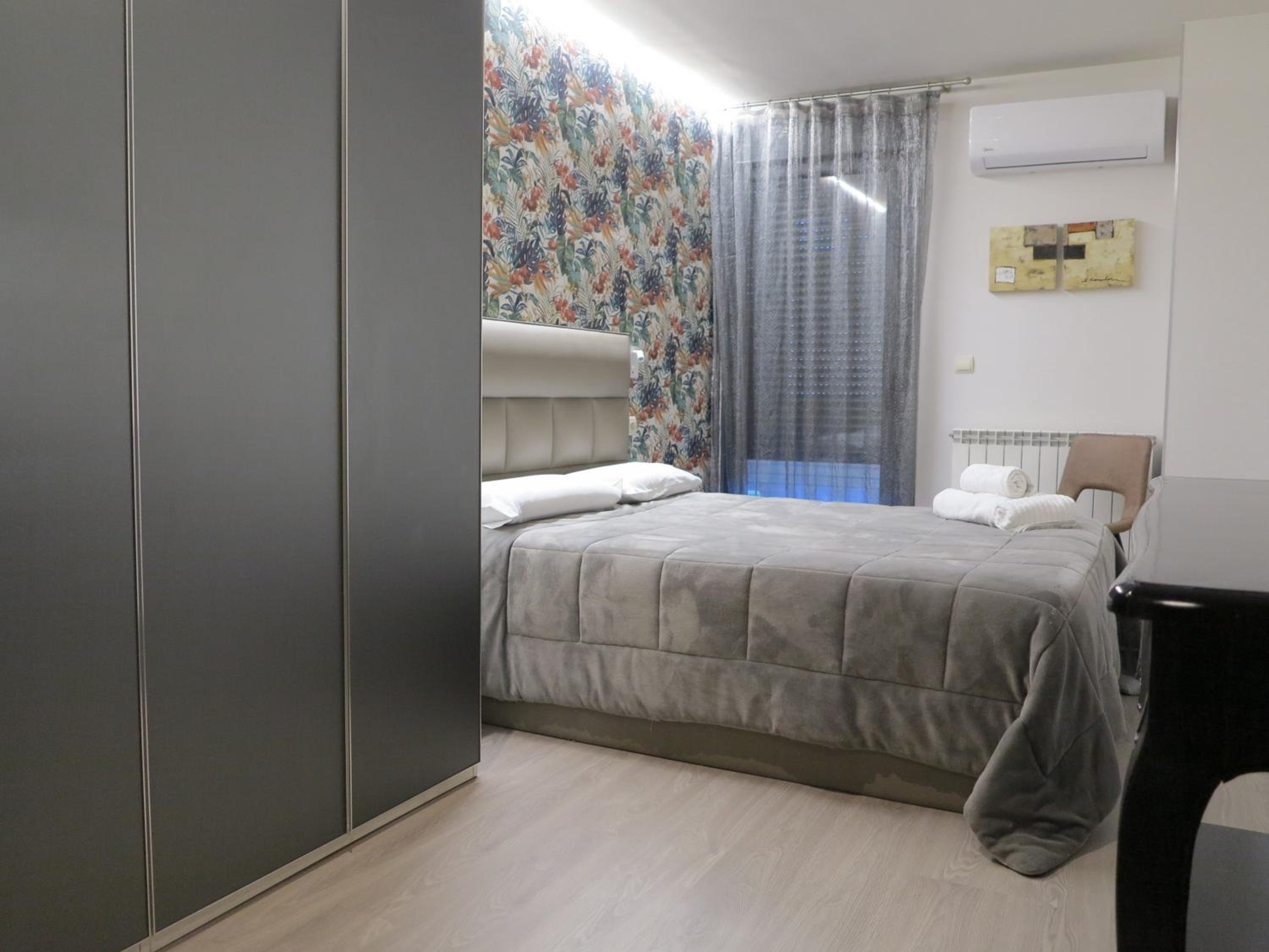 Two-Bedroom Apartment - Photo 3