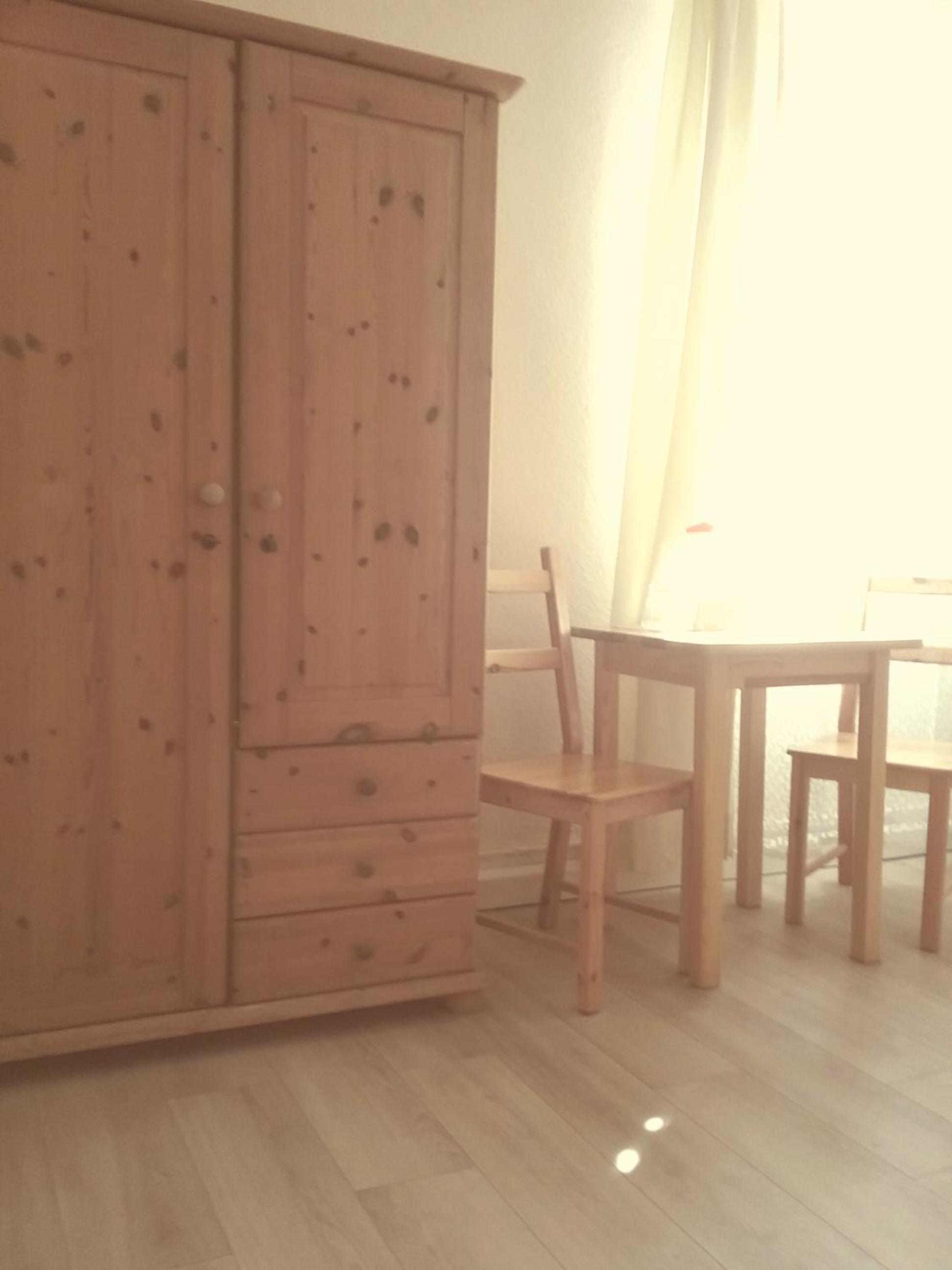 Double Room with Shared Bathroom and Toilet photo 2