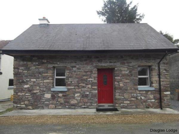 Three-Bedroom House - Photo 8