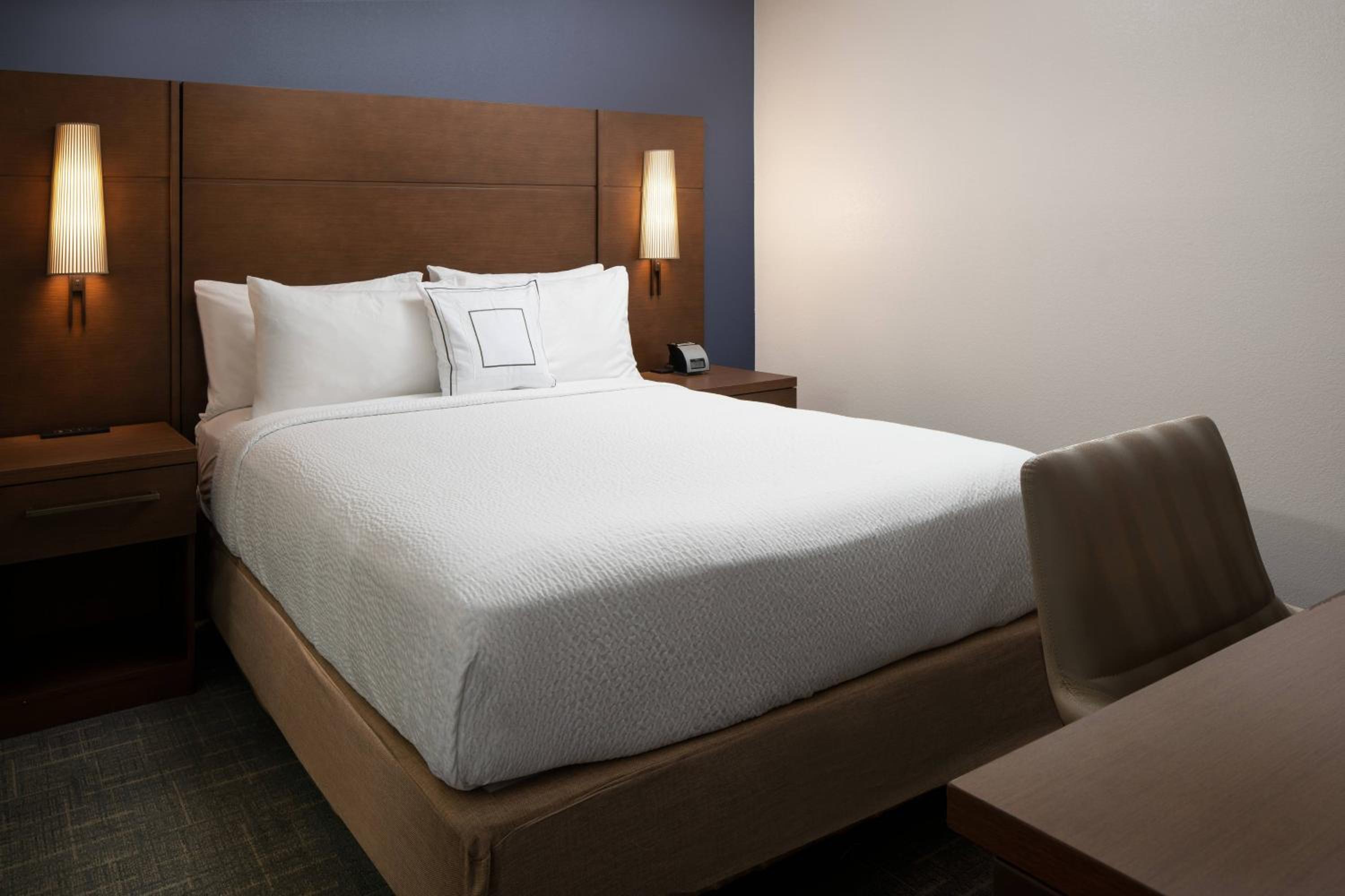 Studio Queen Suite with Sofa Bed and Roll-In Shower - Mobility/Hearing Accessible photo 1