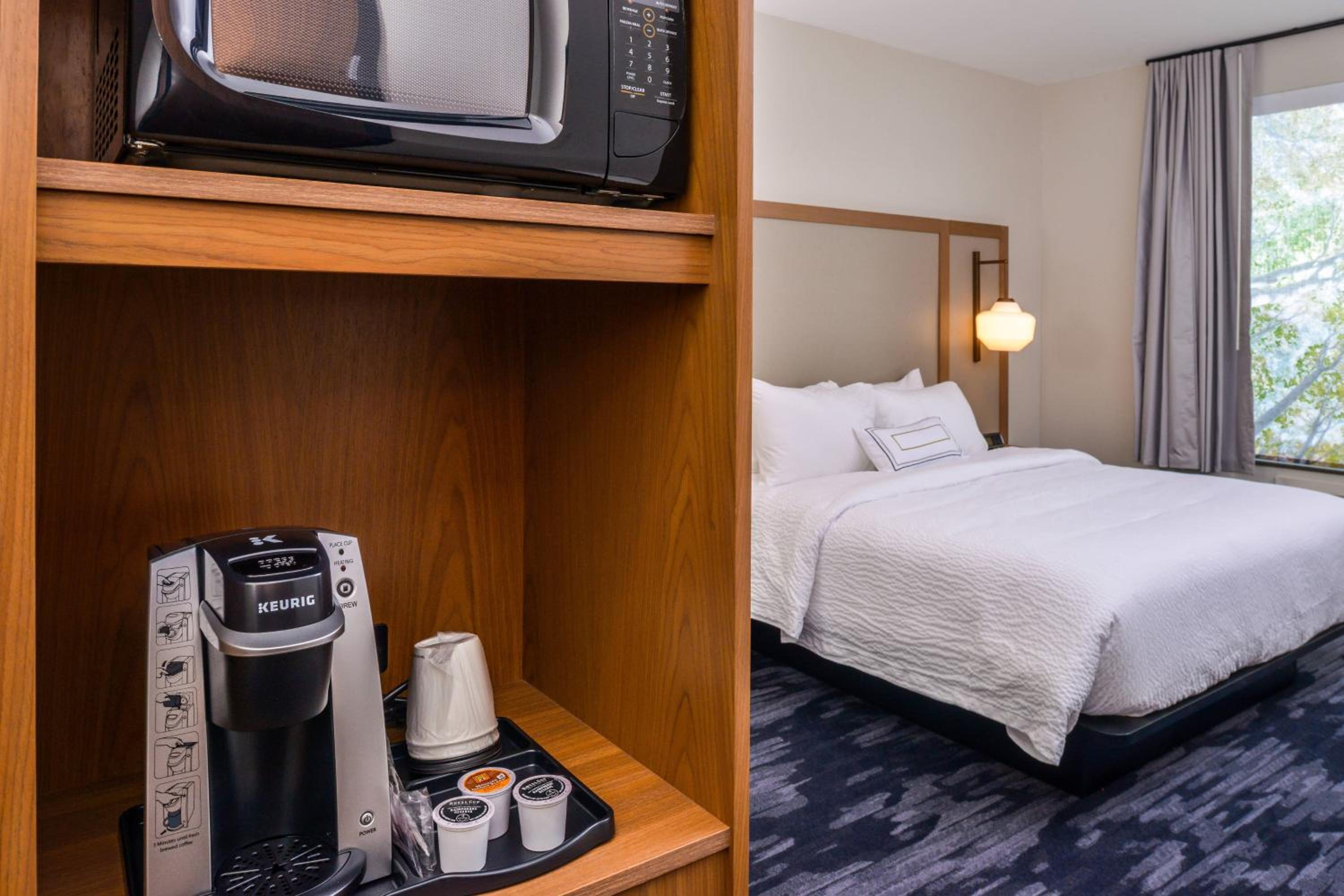 King Room - Hearing Accessible photo 2