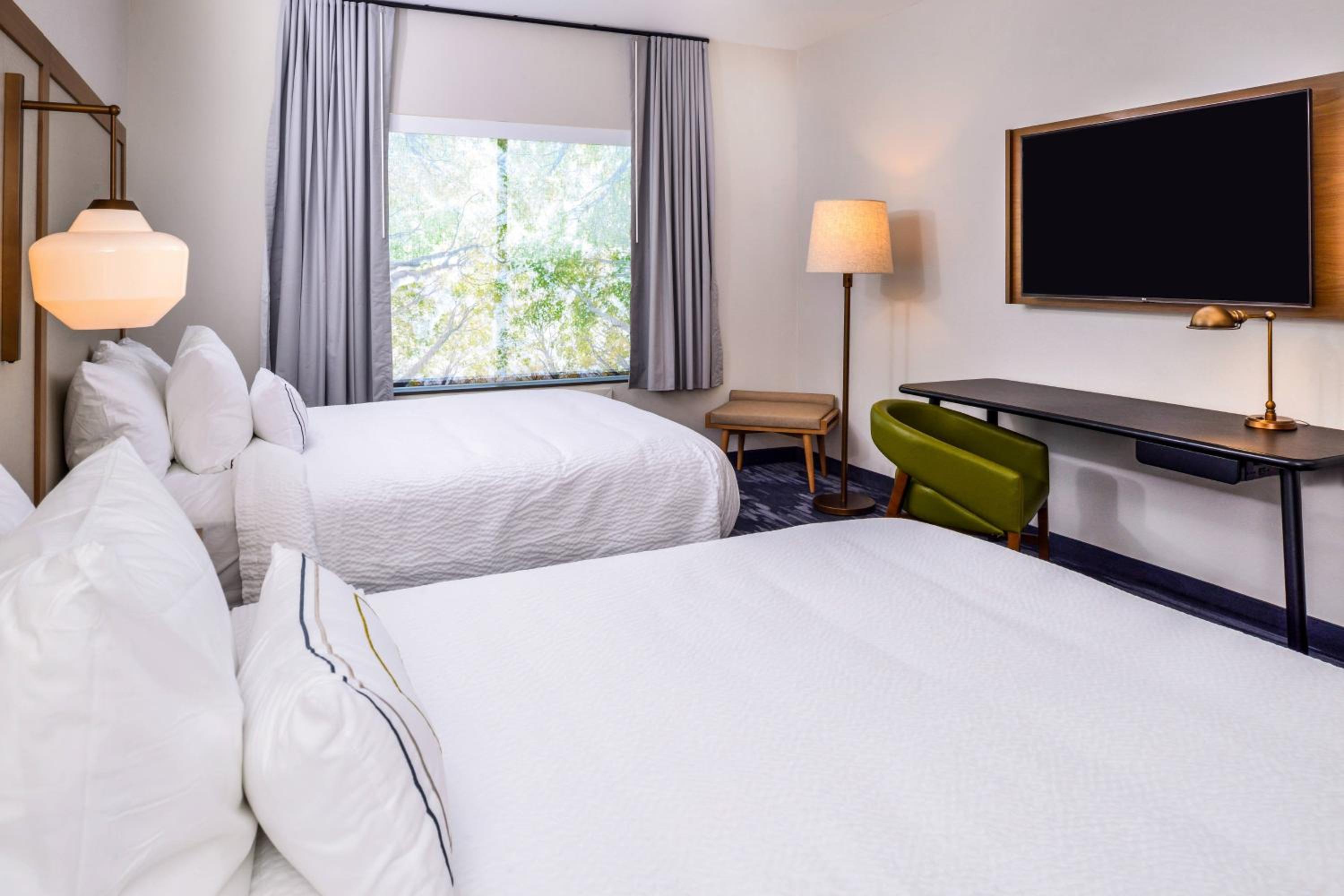 Queen Room with Two Queen Beds - Hearing Accessible photo 2