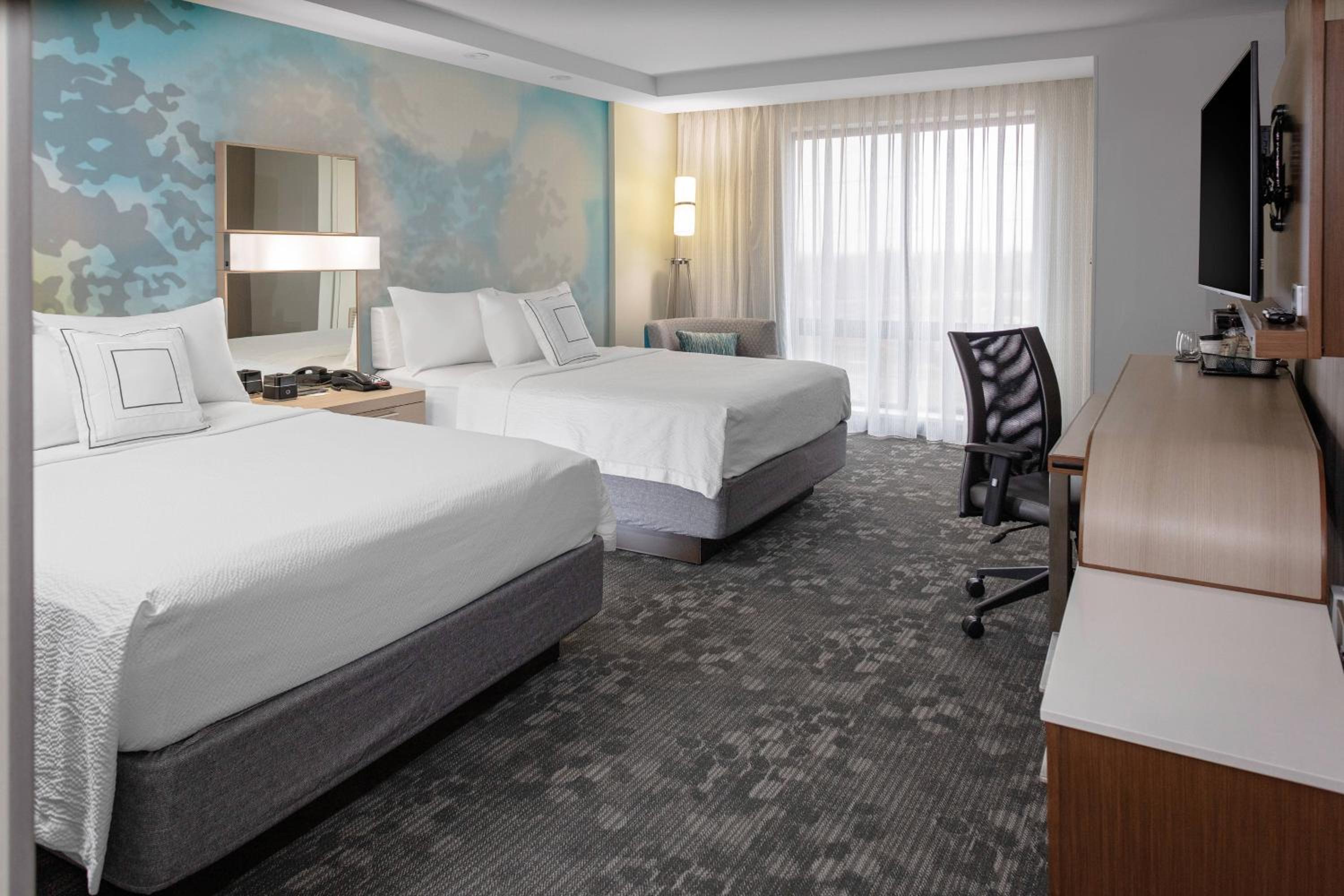 Double Queen Room - Photo 1