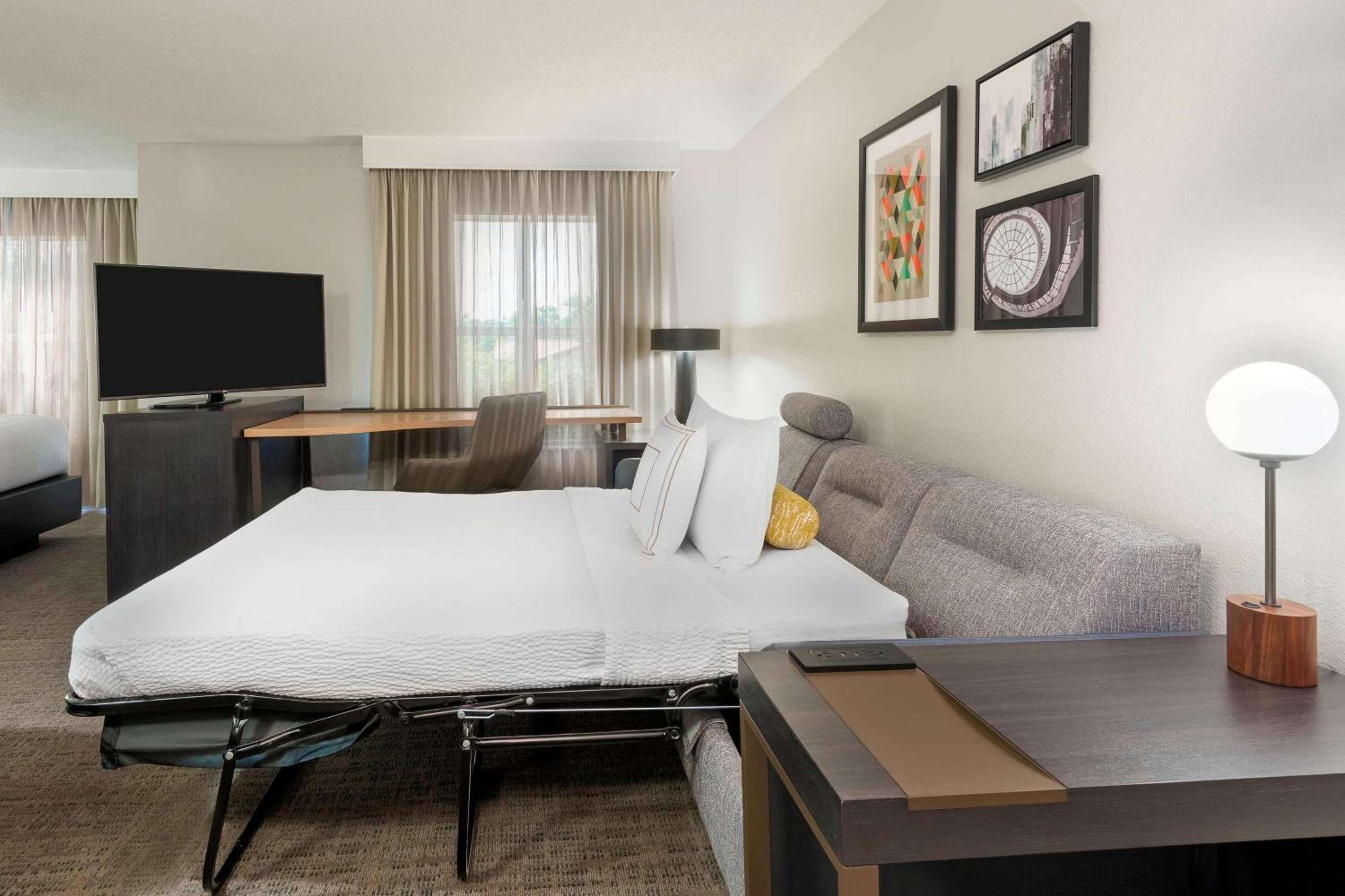 King Studio with Sofa Bed - Photo 2