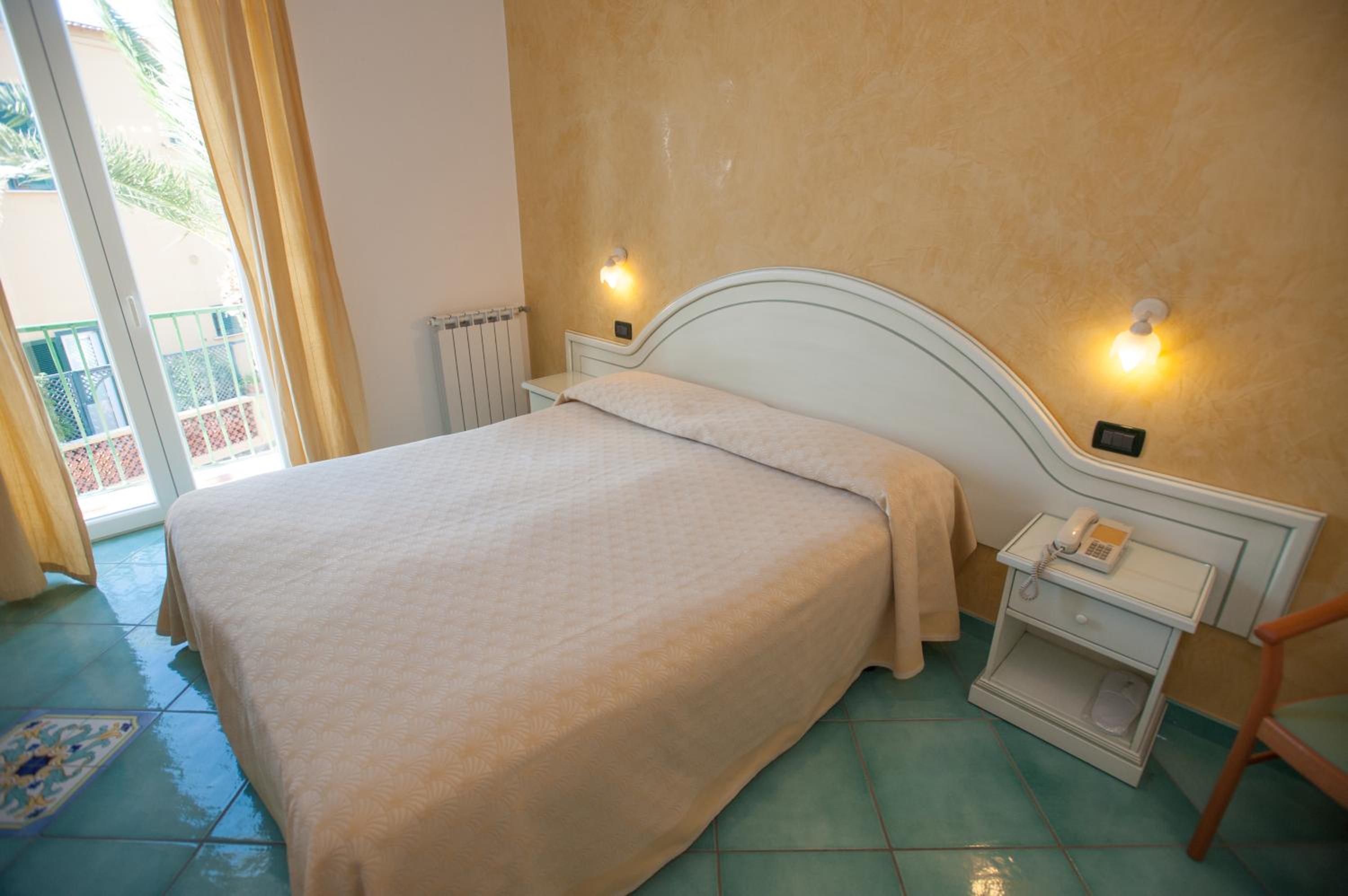 Deluxe Double Room with Sea View