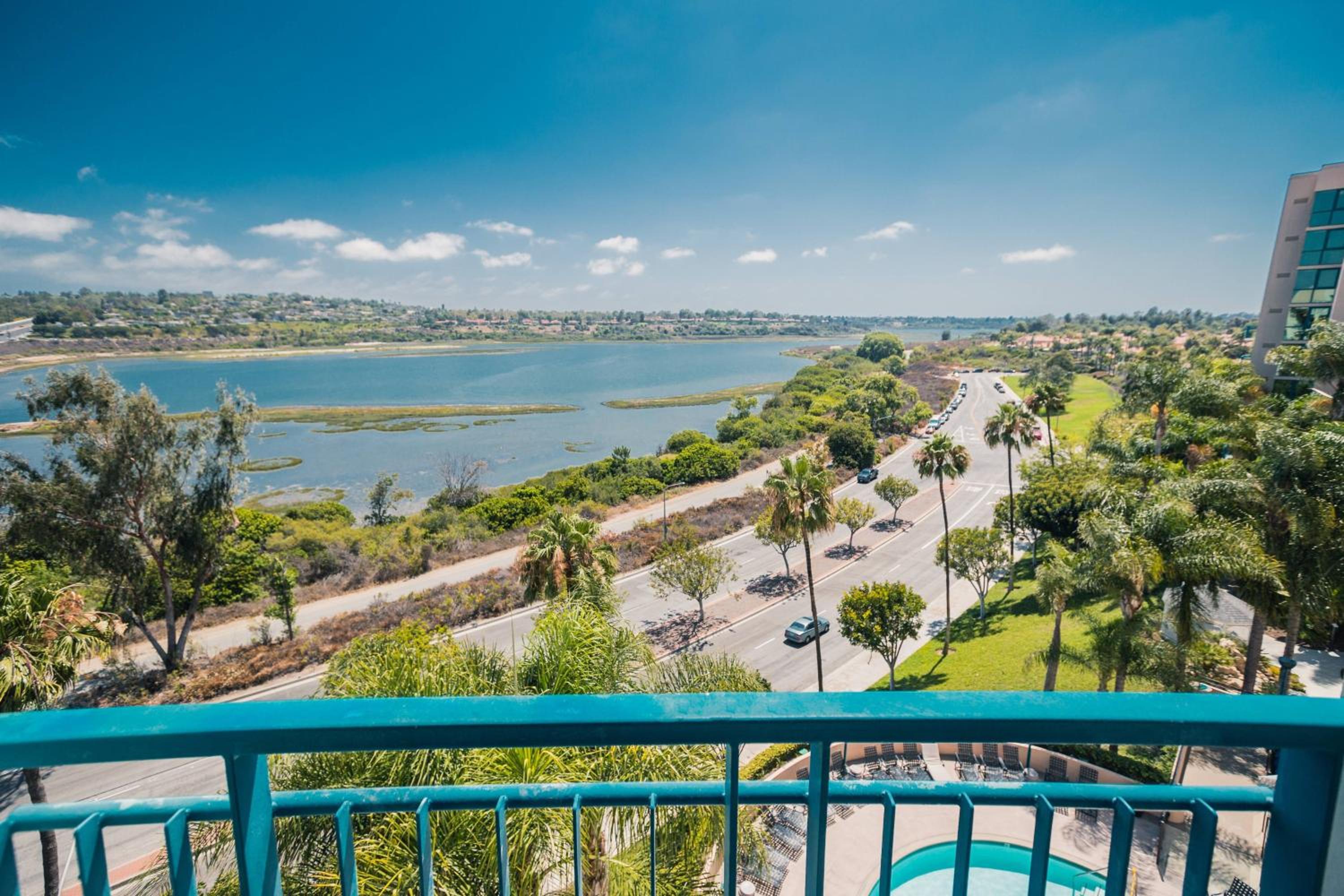 One-Bedroom King Suite with Bay View - Photo 10