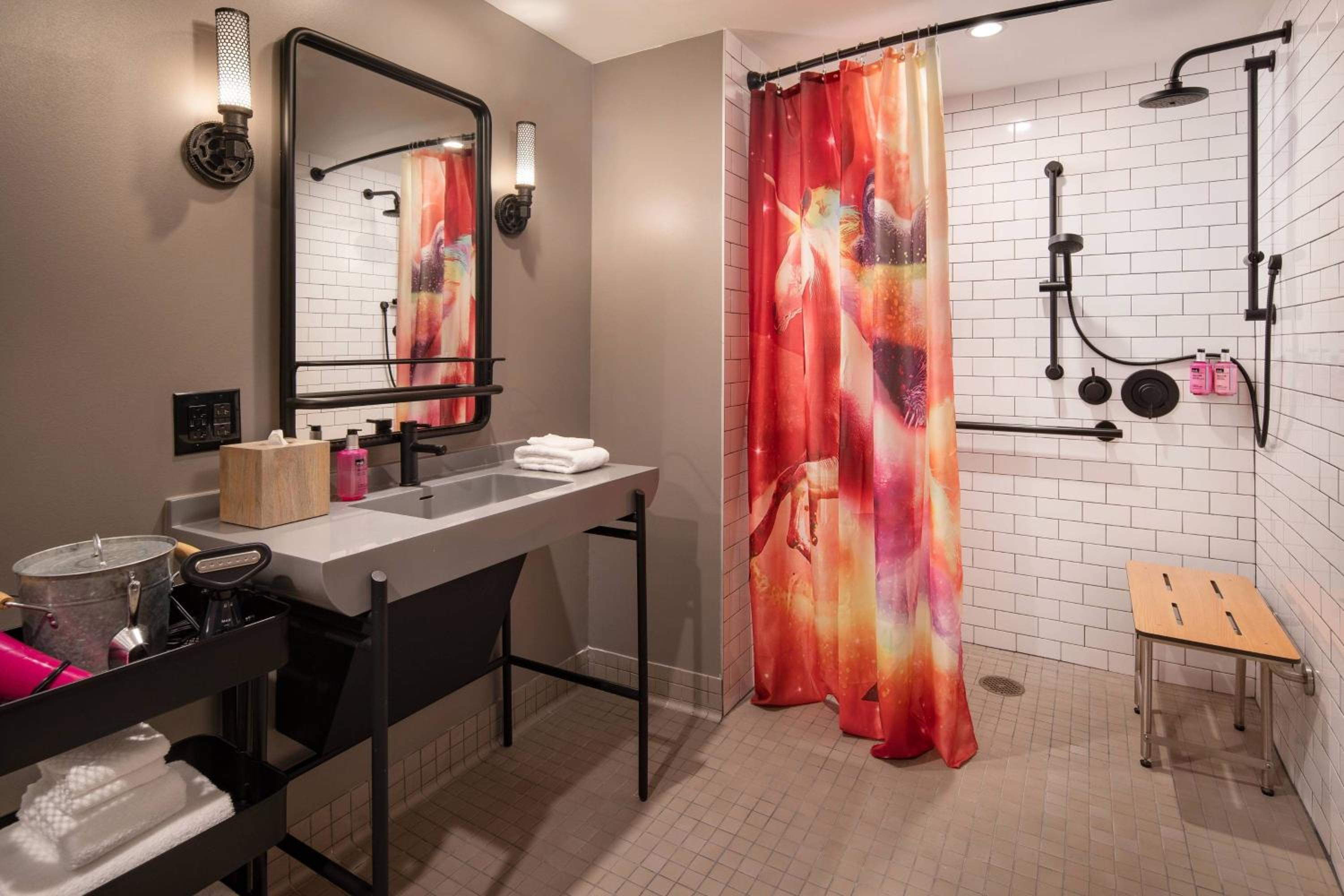 Double Queen Room - Photo 4